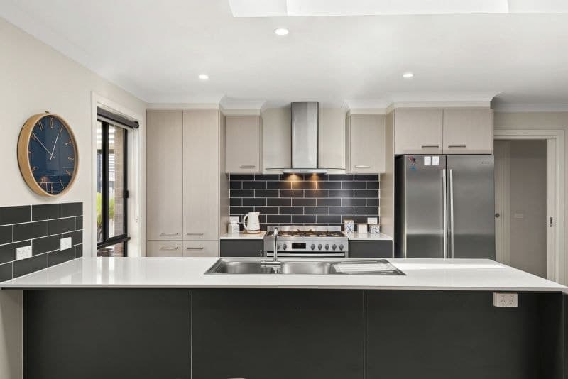 9 Annmaree Drive, Indented Head - Thumbnail 3