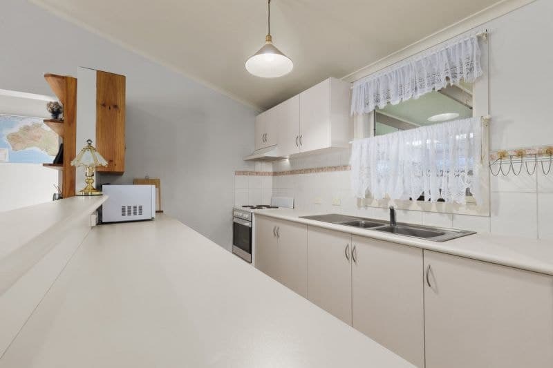 36 Wattlehill Grove, St Leonards - Thumbnail 7