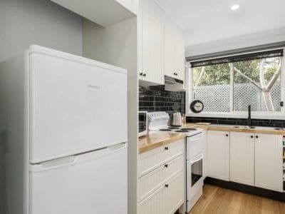 Unit 3 5 Collett Court, St Leonards - Thumbnail 6
