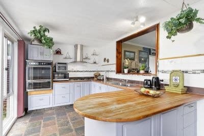 11 Lilkenday Avenue, Indented Head - Thumbnail 6