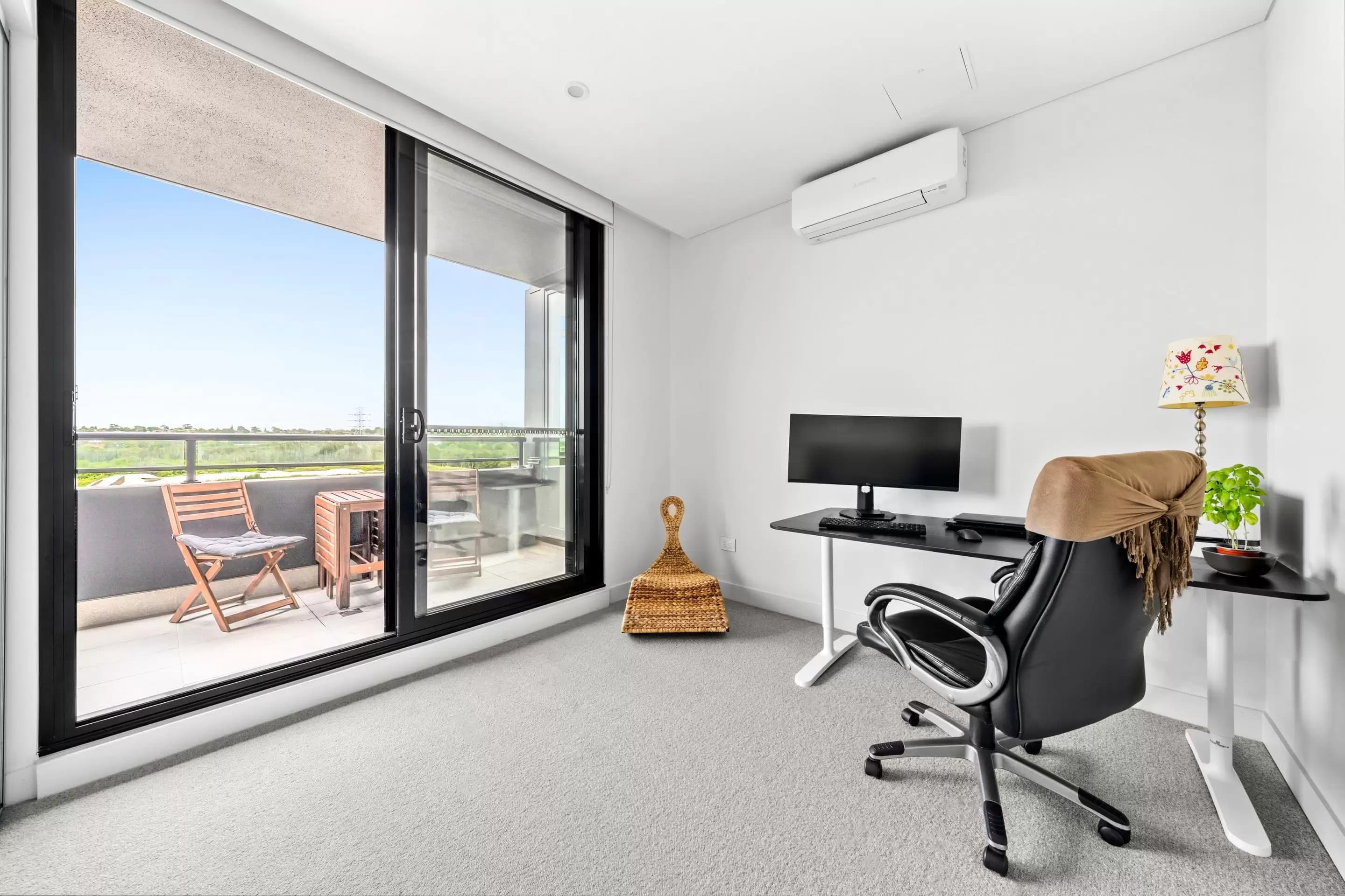 624/8 Lapwing Street, Wentworth Point, Wentworth Point - Thumbnail 2