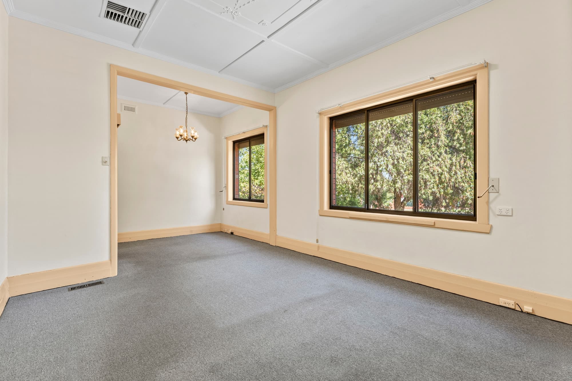561 Warrigal Road, Ashwood - Thumbnail 3