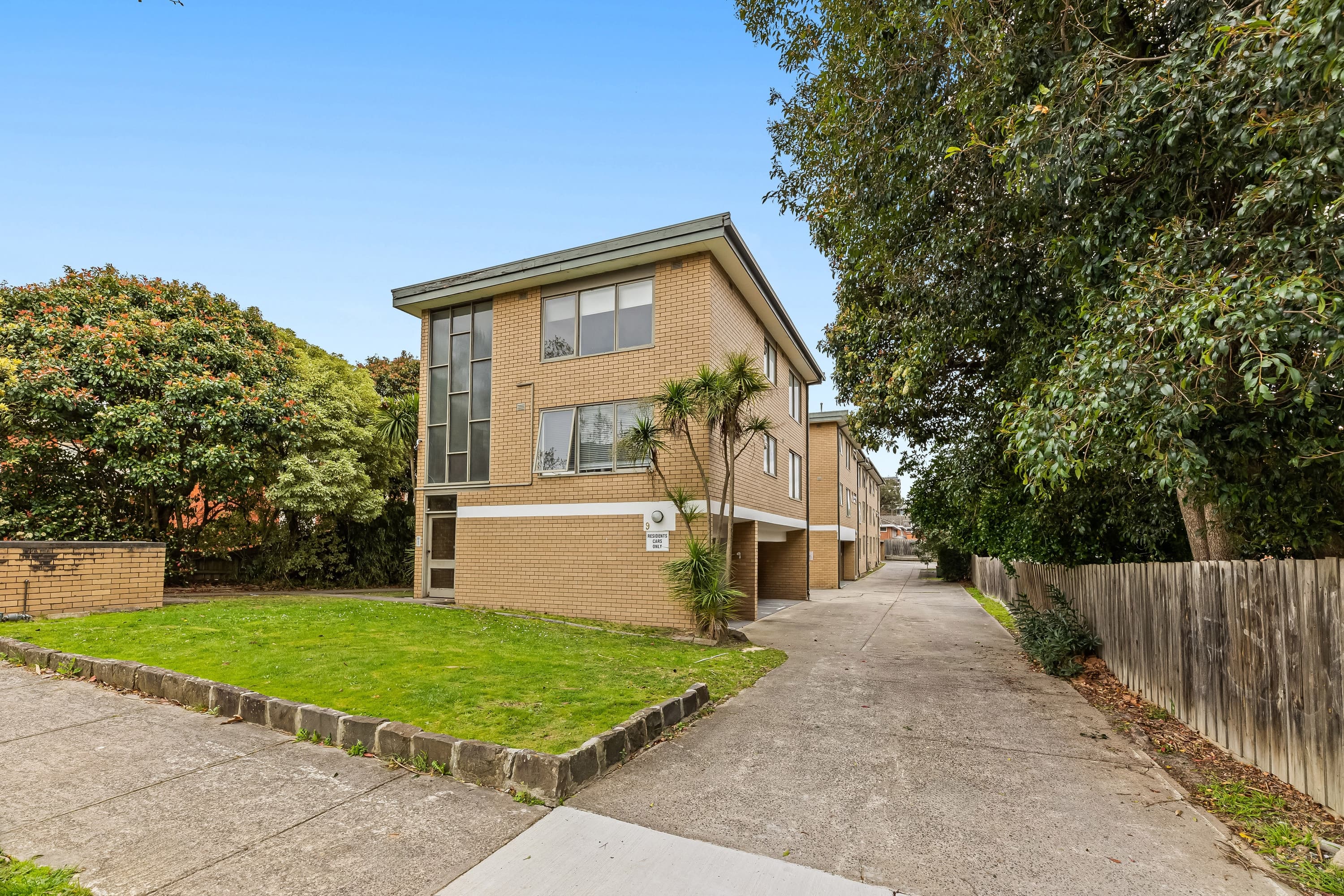 11/9 Albion Road, Box Hill - Image 1