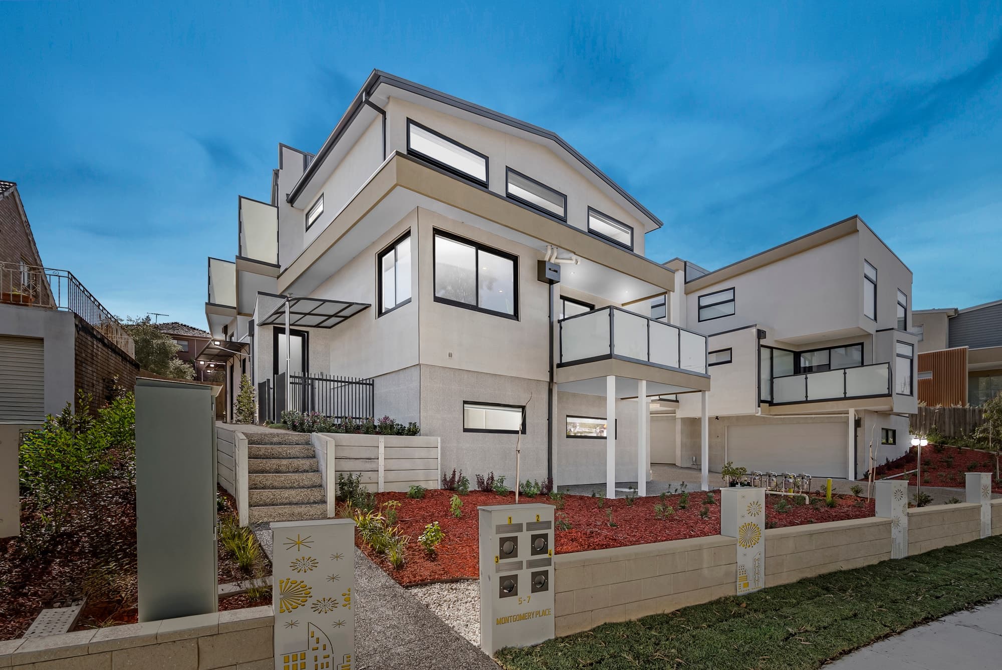 1/5-7 Montgomery Place, Bulleen - Image 1
