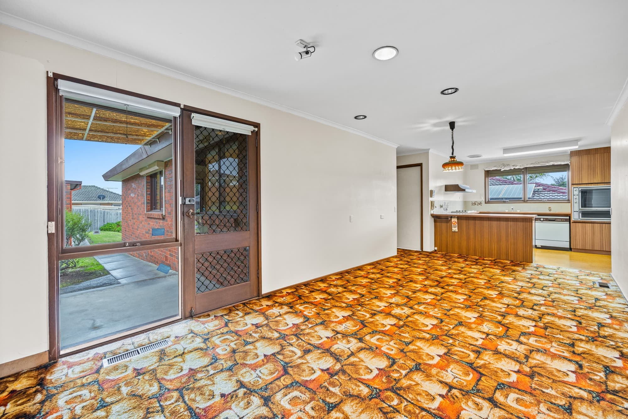 7 Vista Court, Box Hill North - Thumbnail 2