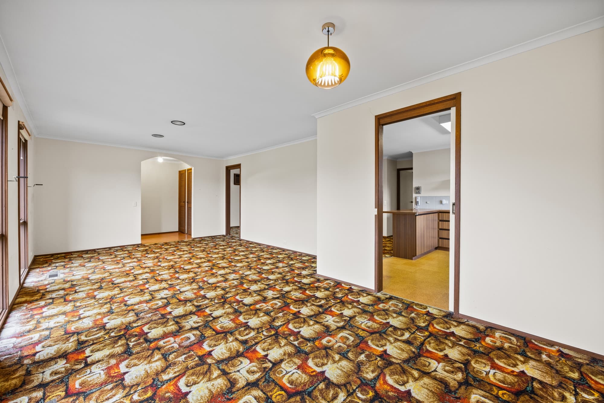 7 Vista Court, Box Hill North - Thumbnail 3