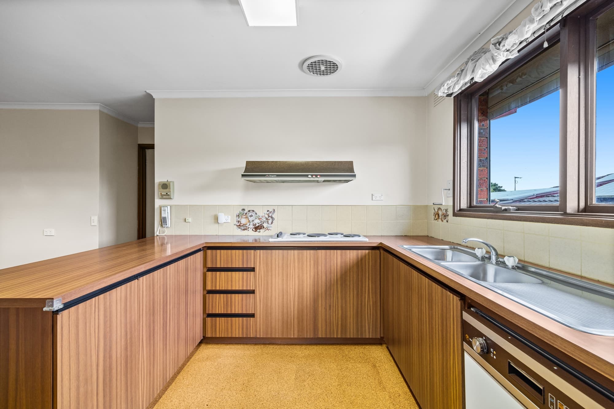 7 Vista Court, Box Hill North - Thumbnail 6