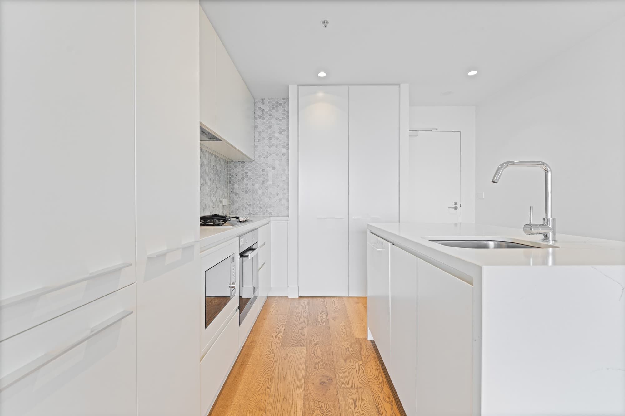 2216/850 Whitehorse Road, Box Hill - Thumbnail 5