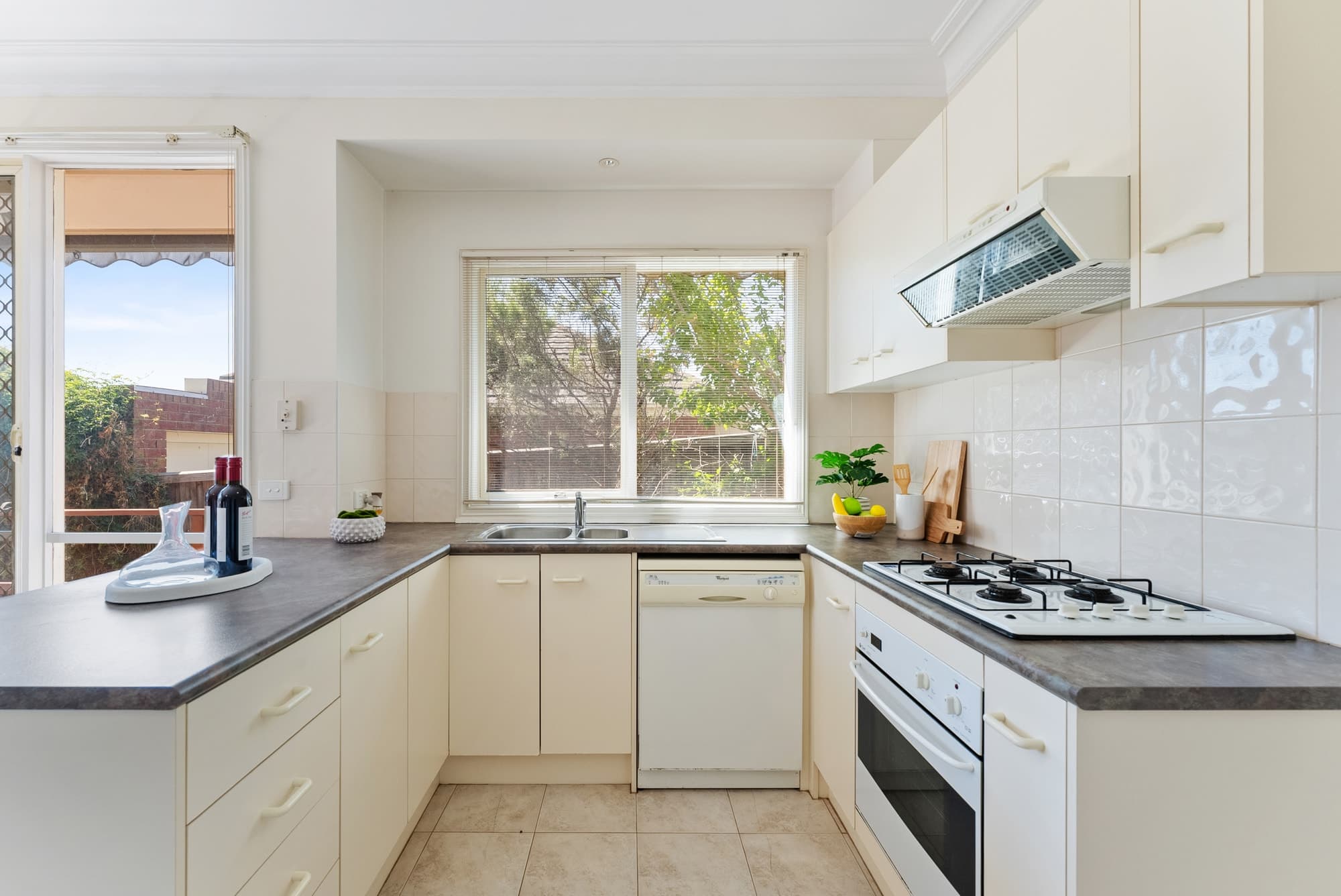 1/4 Ovens Street, Box Hill North - Thumbnail 5