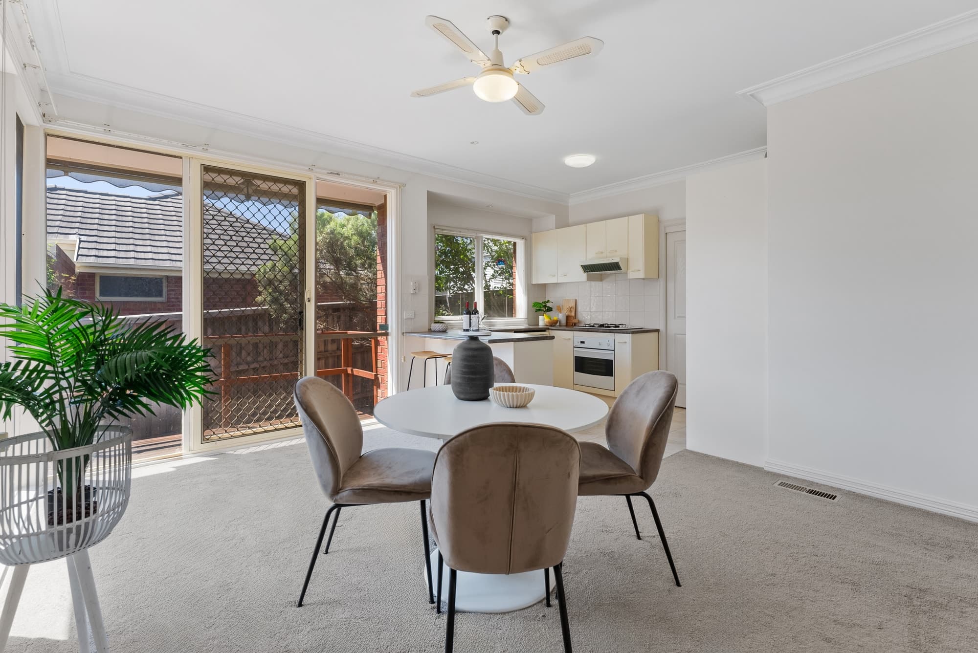 1/4 Ovens Street, Box Hill North - Thumbnail 7