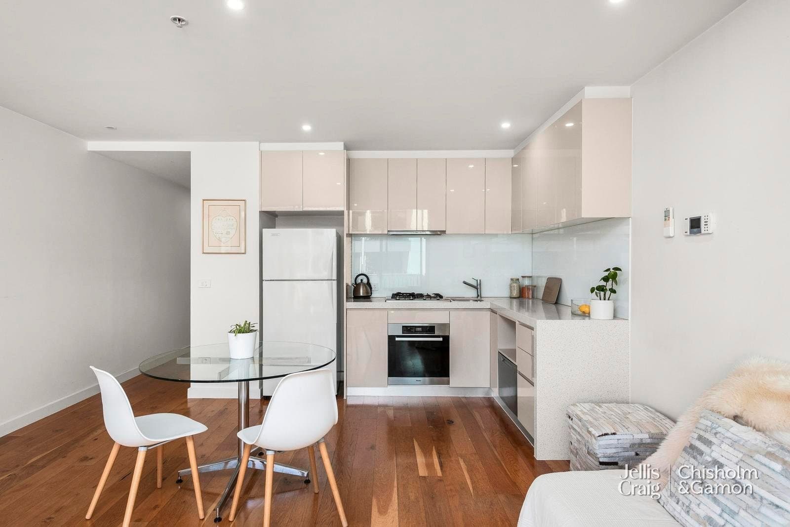 303/77 Nott Street, Port Melbourne, Port Melbourne - Thumbnail 5