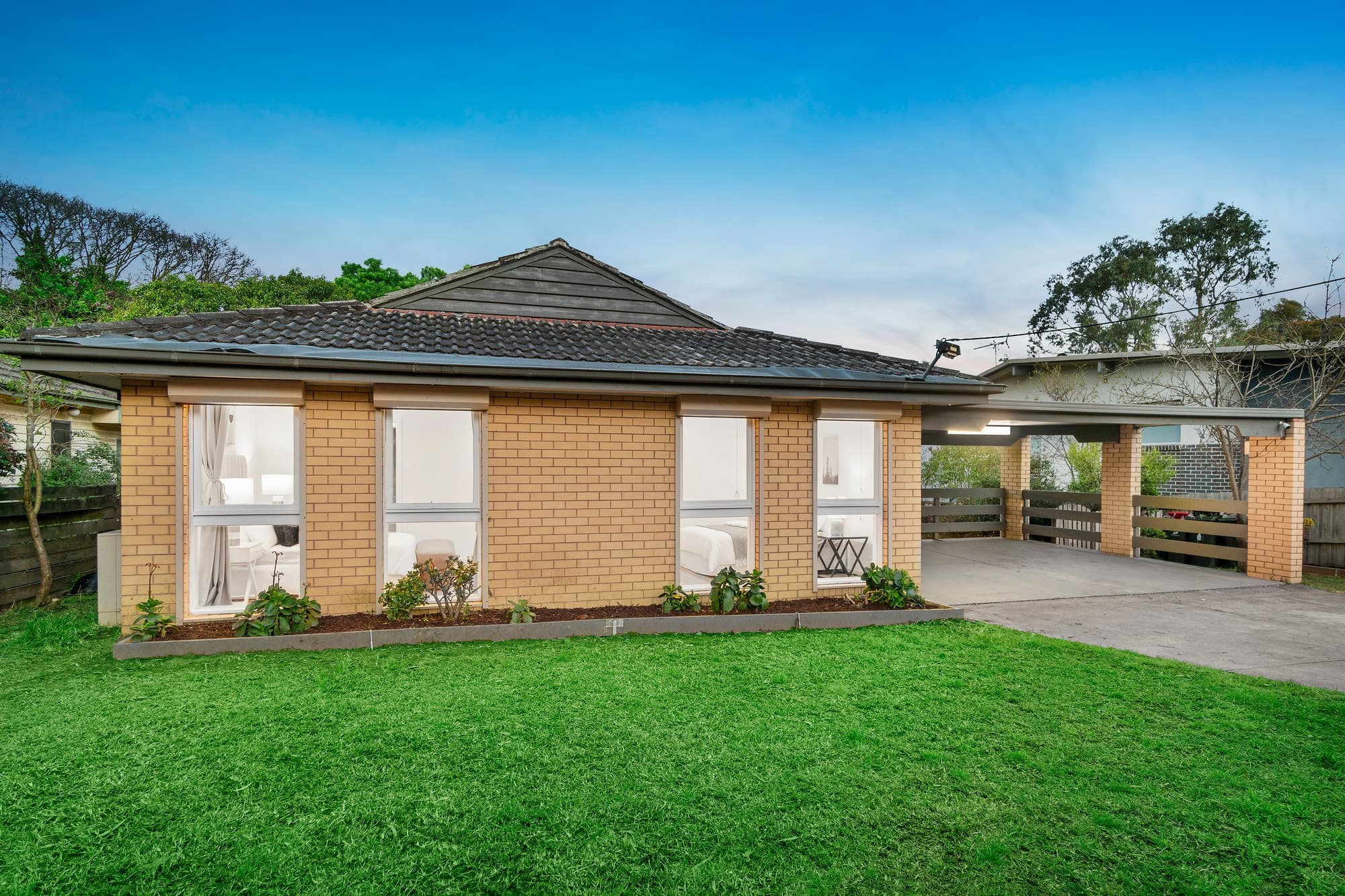 48 Blackburn Road, Doncaster East - Thumbnail 2