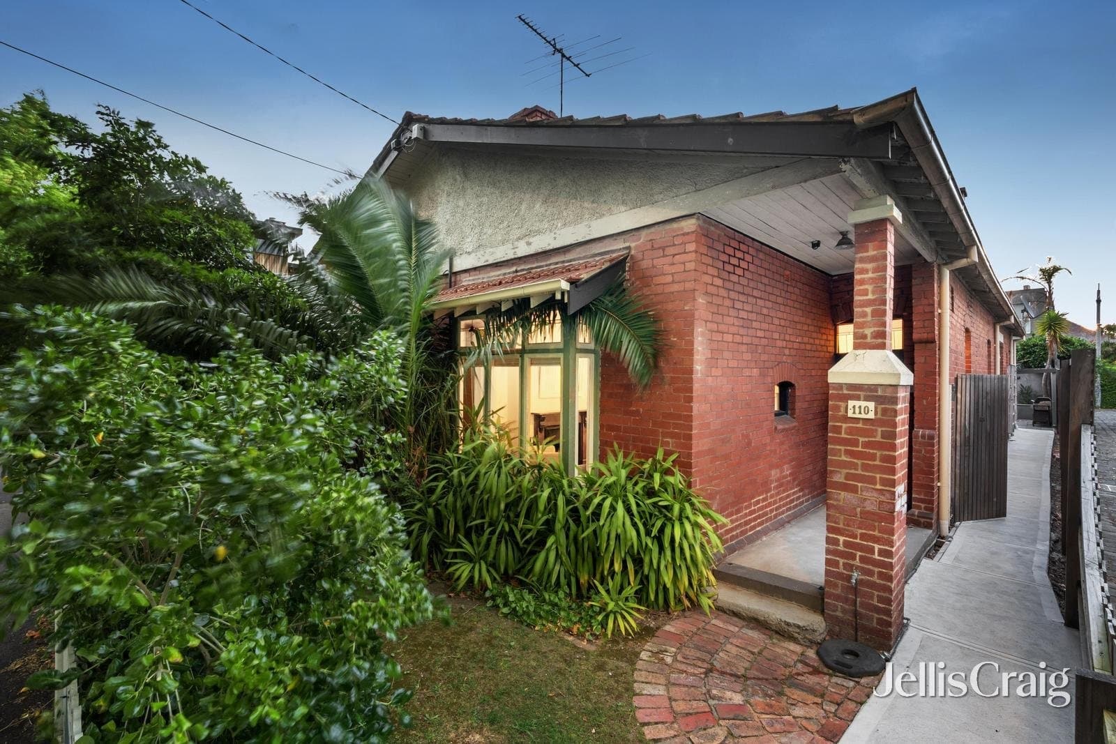 110 Addison Street, Elwood, Elwood - Thumbnail 2