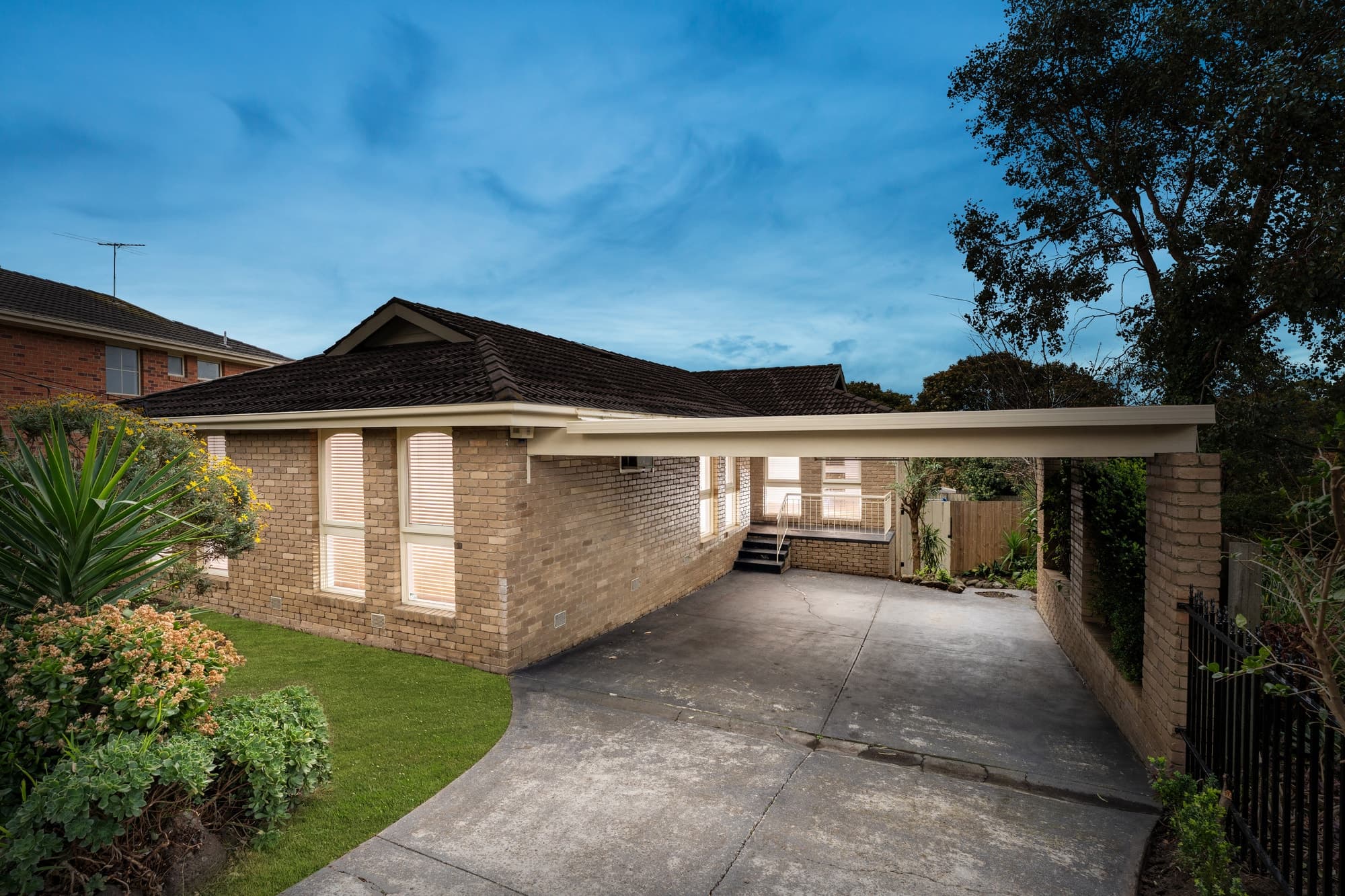 17 Narallah Grove, Box Hill North - Image 1
