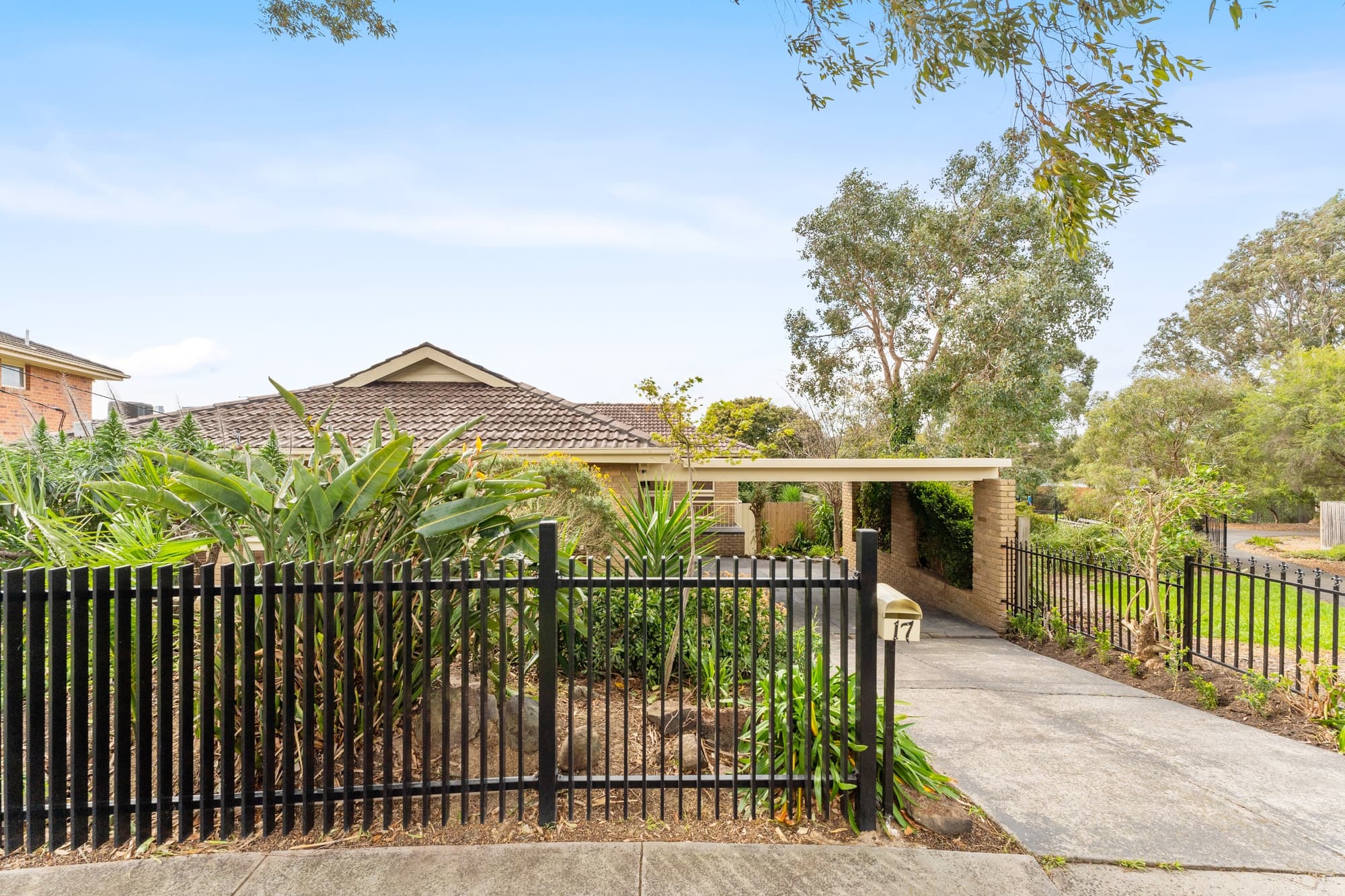 17 Narallah Grove, Box Hill North - Thumbnail 2