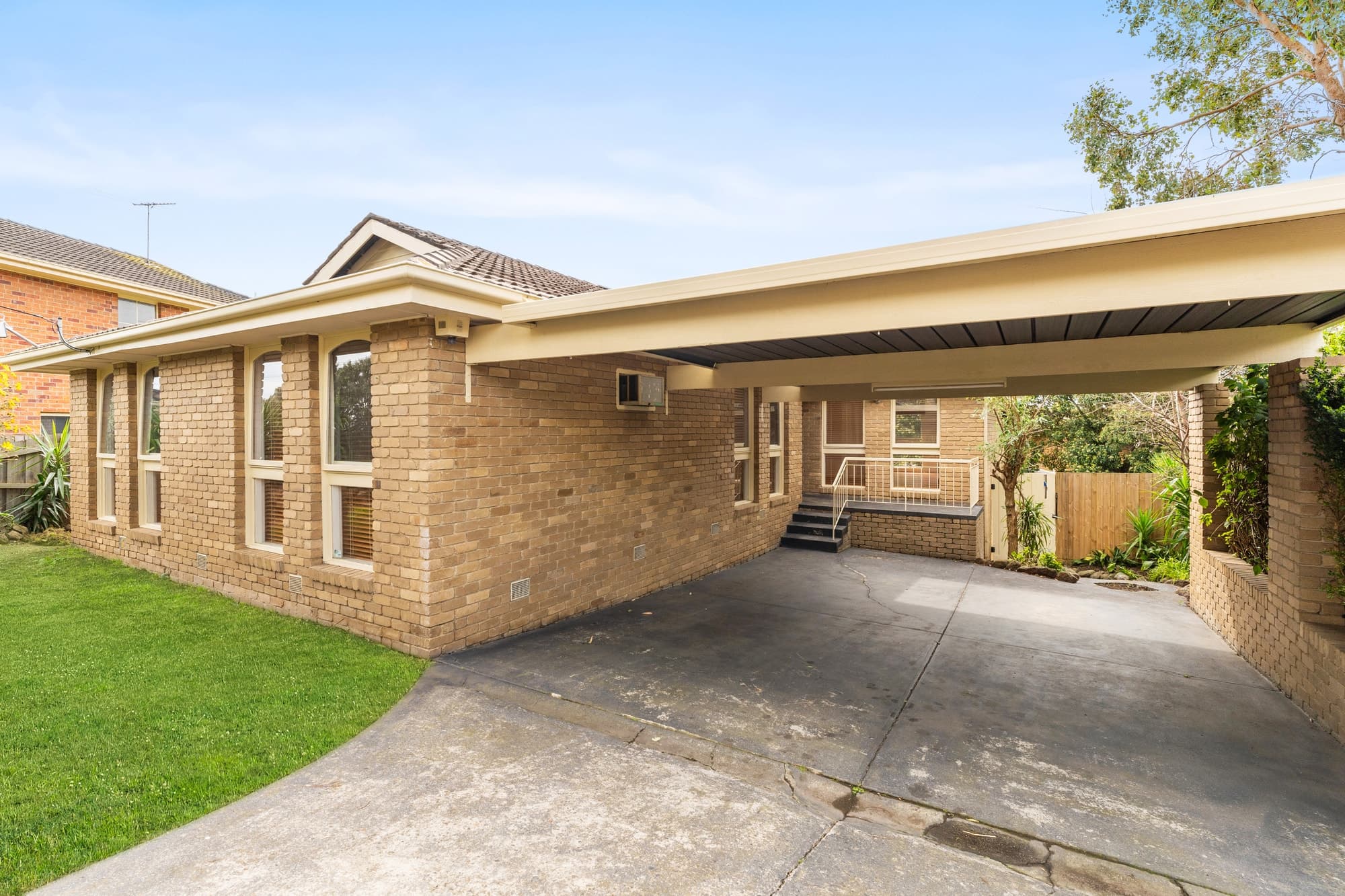 17 Narallah Grove, Box Hill North - Thumbnail 3