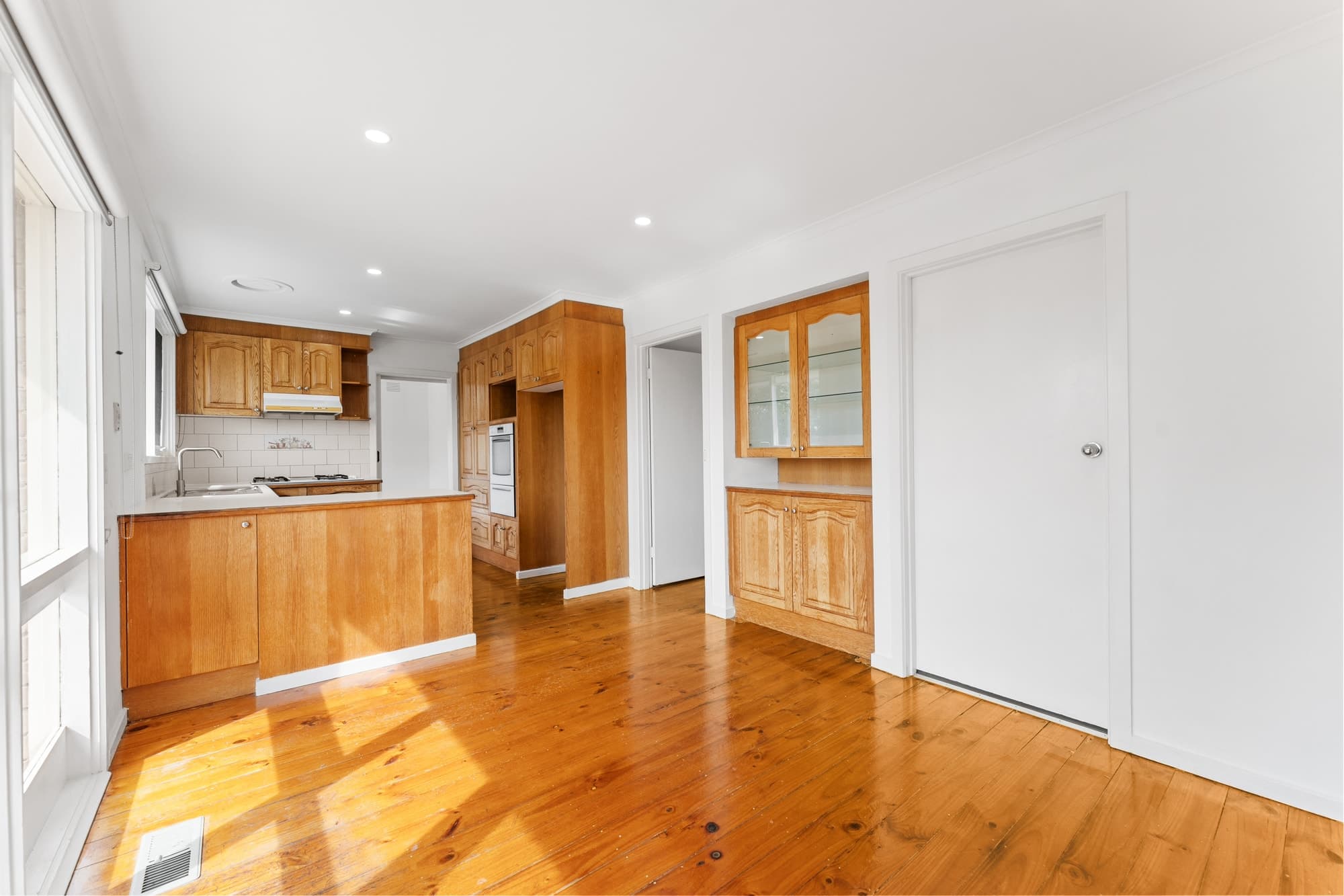 17 Narallah Grove, Box Hill North - Thumbnail 8