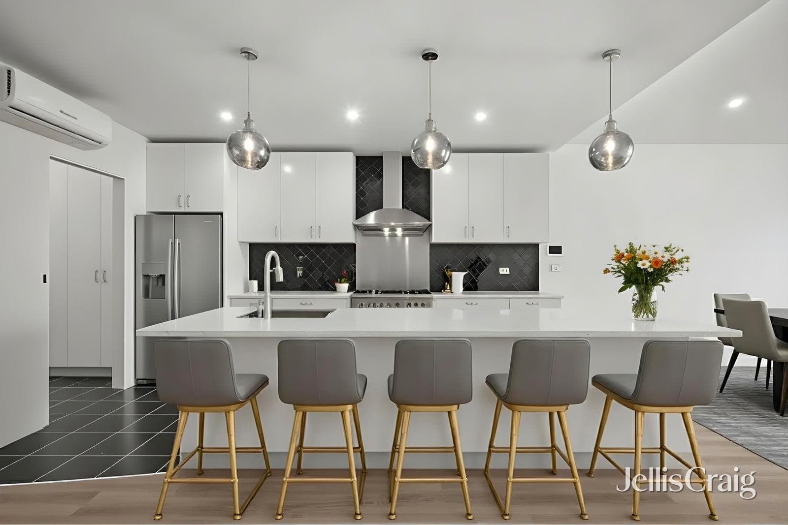 16 Cruikshank Street, Port Melbourne, Port Melbourne - Thumbnail 5