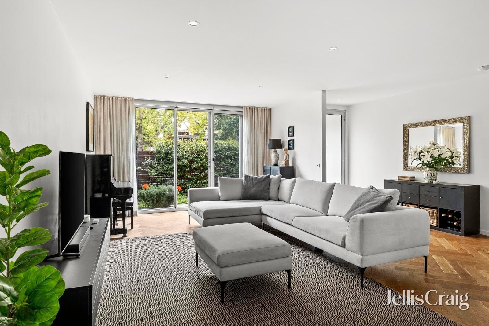 1/272 Nott Street, Port Melbourne, Port Melbourne - Thumbnail 3