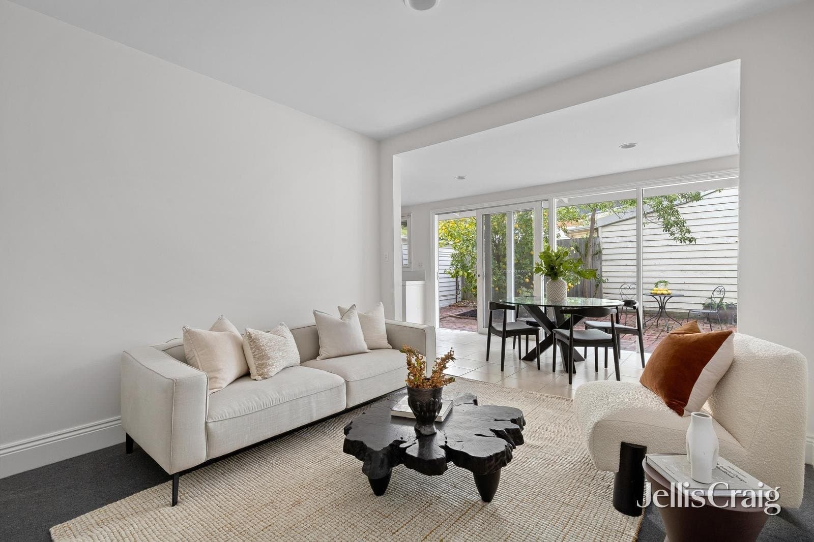 8 James Service Place, South Melbourne, South Melbourne - Thumbnail 3