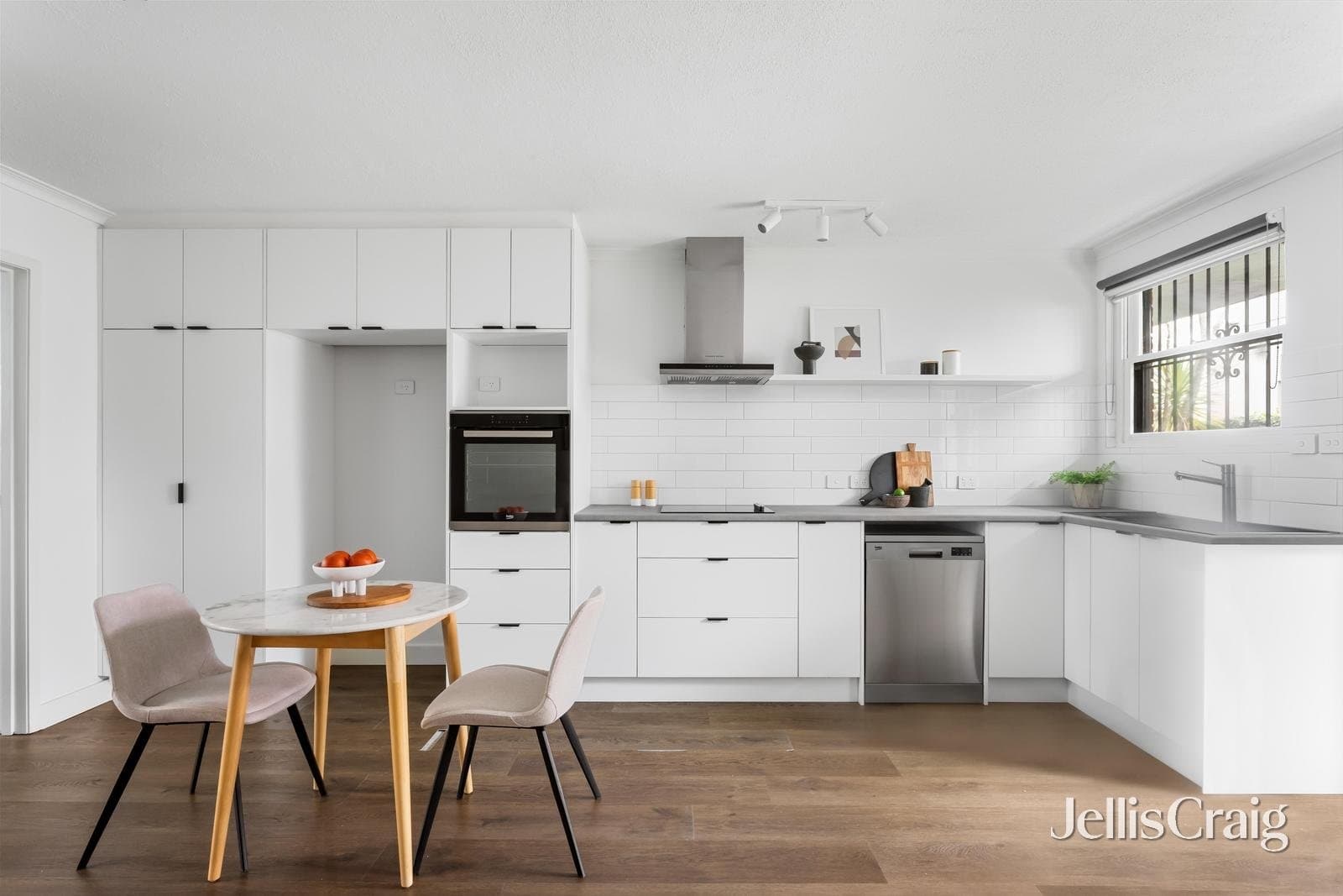 2/24-30 Raglan Street, South Melbourne, South Melbourne - Thumbnail 2