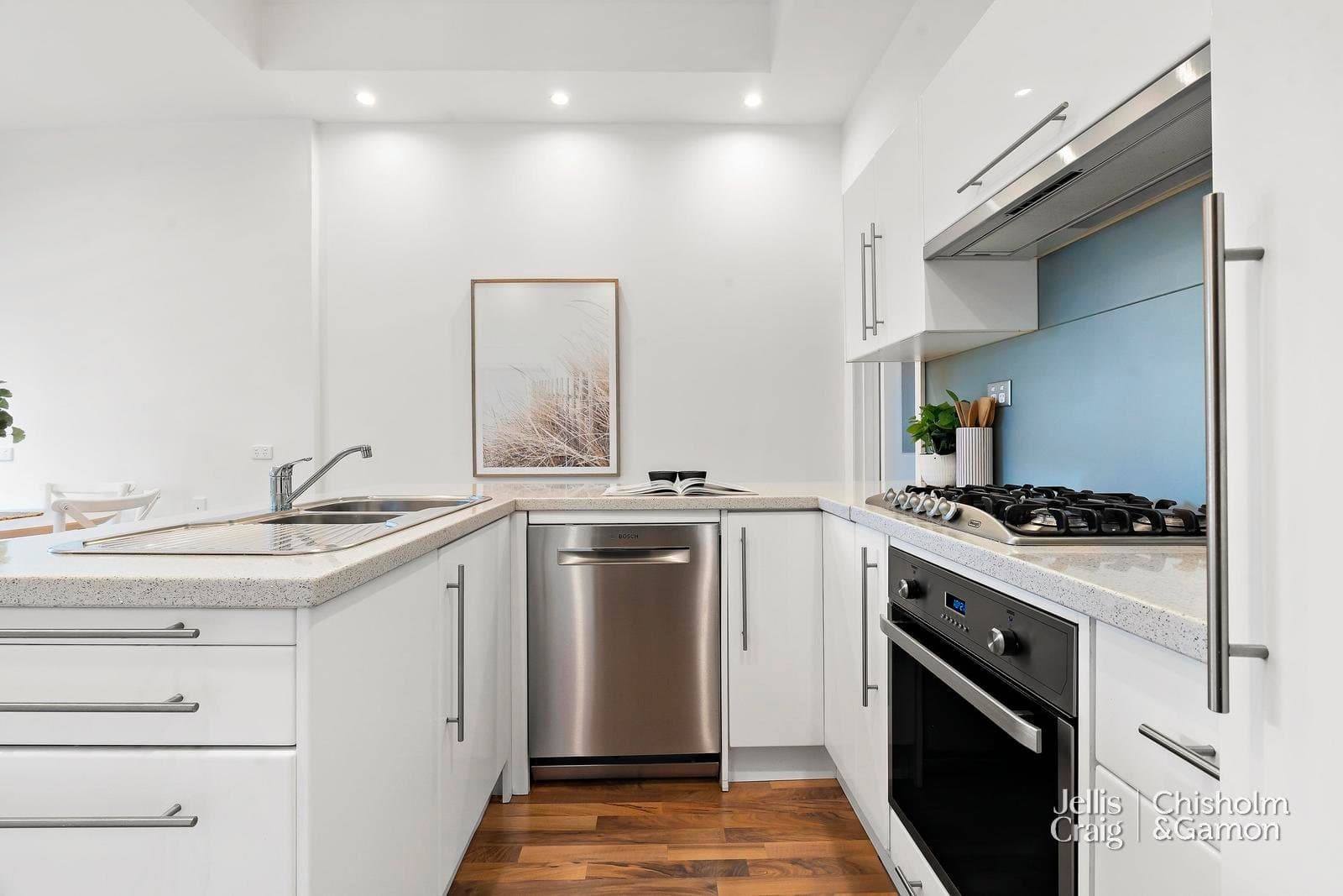 12 Dryden Street, Elwood, Elwood - Thumbnail 8