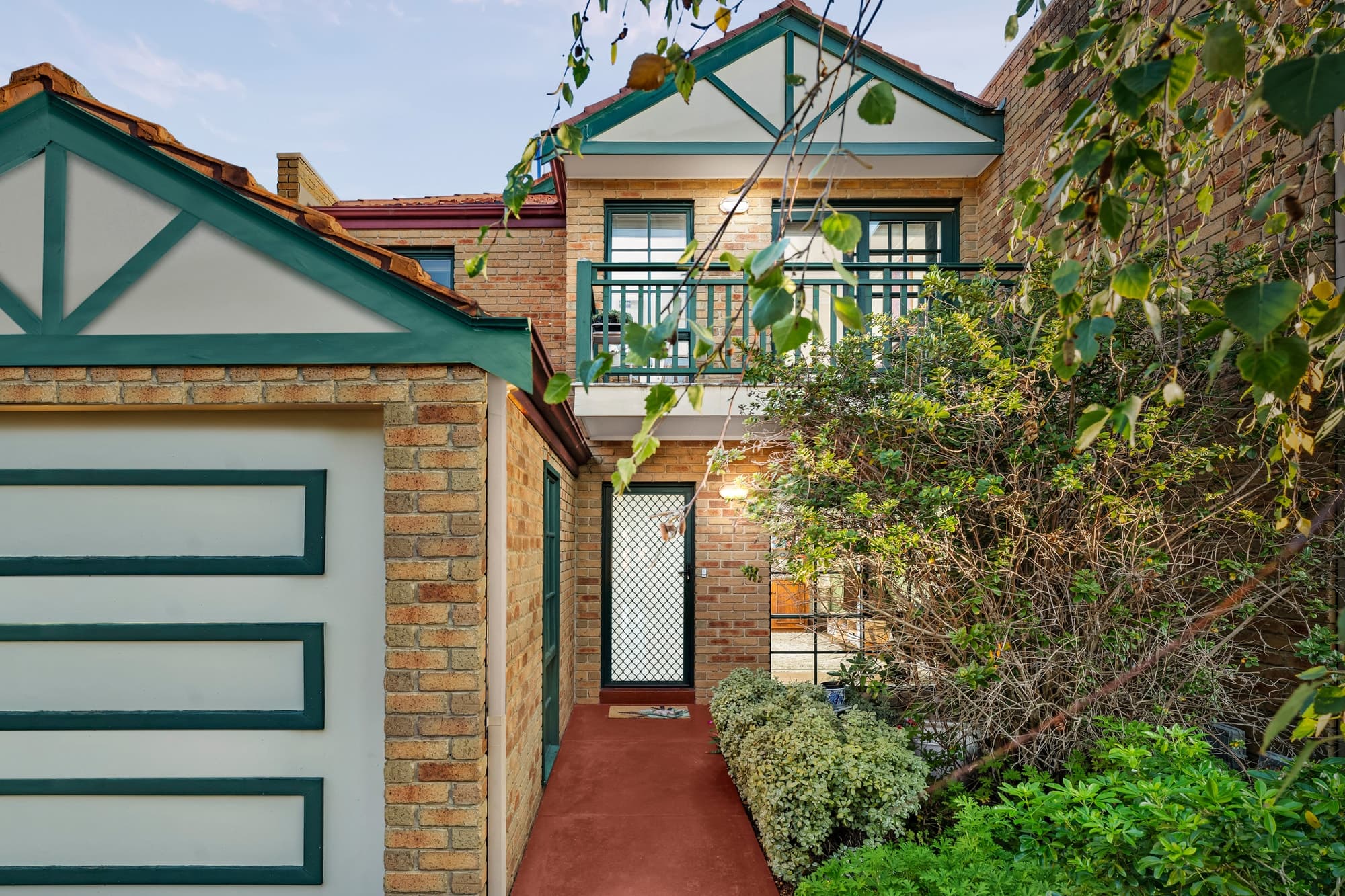 7/10 Stringybark Close, Forest Hill - Image 1