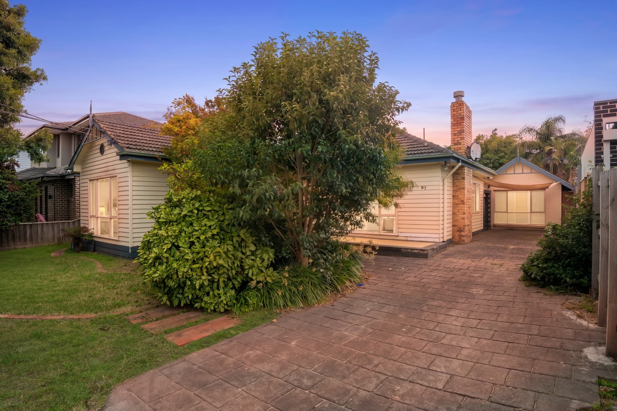 37 Irving Street, Mount Waverley - Thumbnail 2