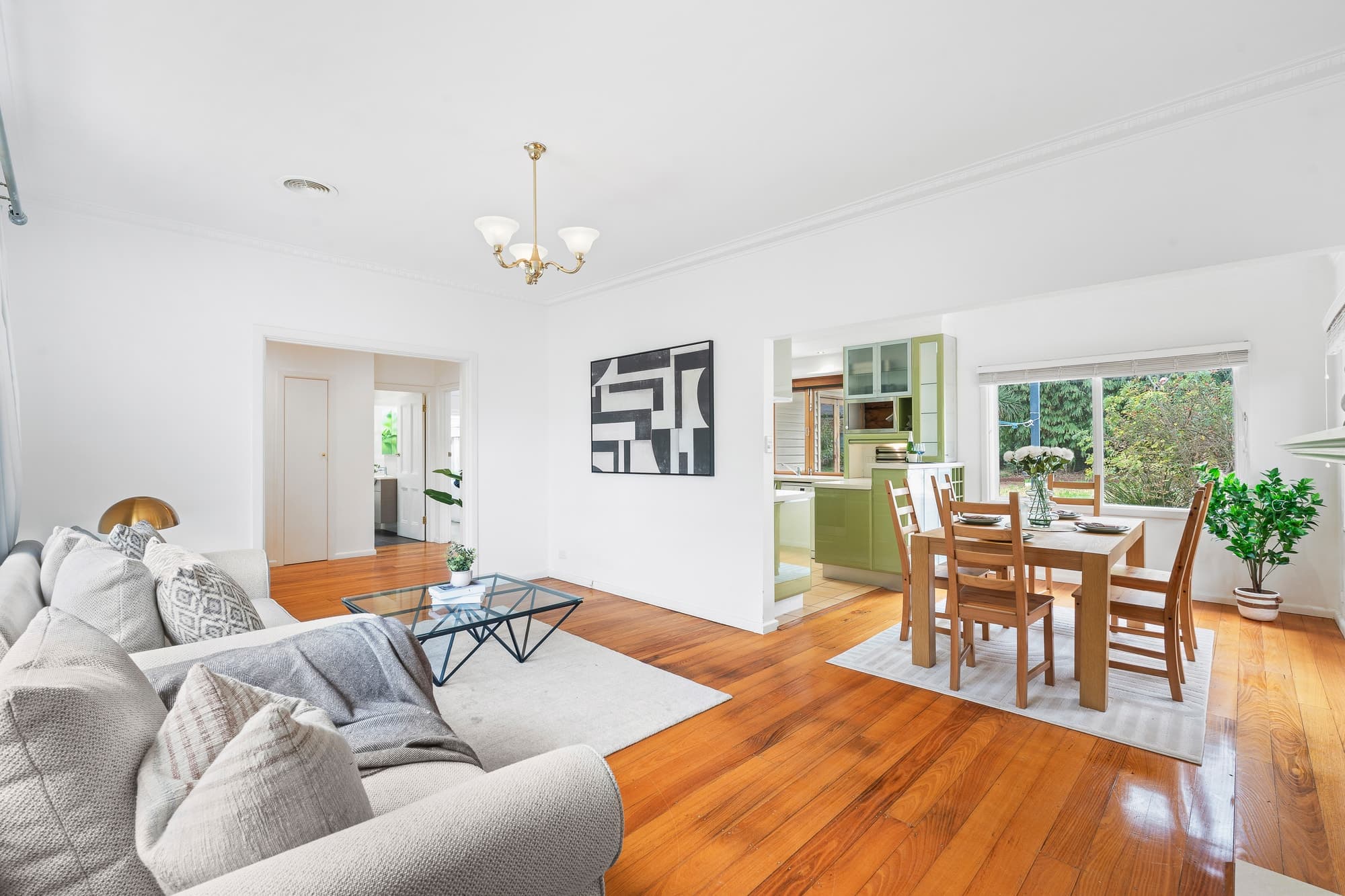 37 Irving Street, Mount Waverley - Thumbnail 4