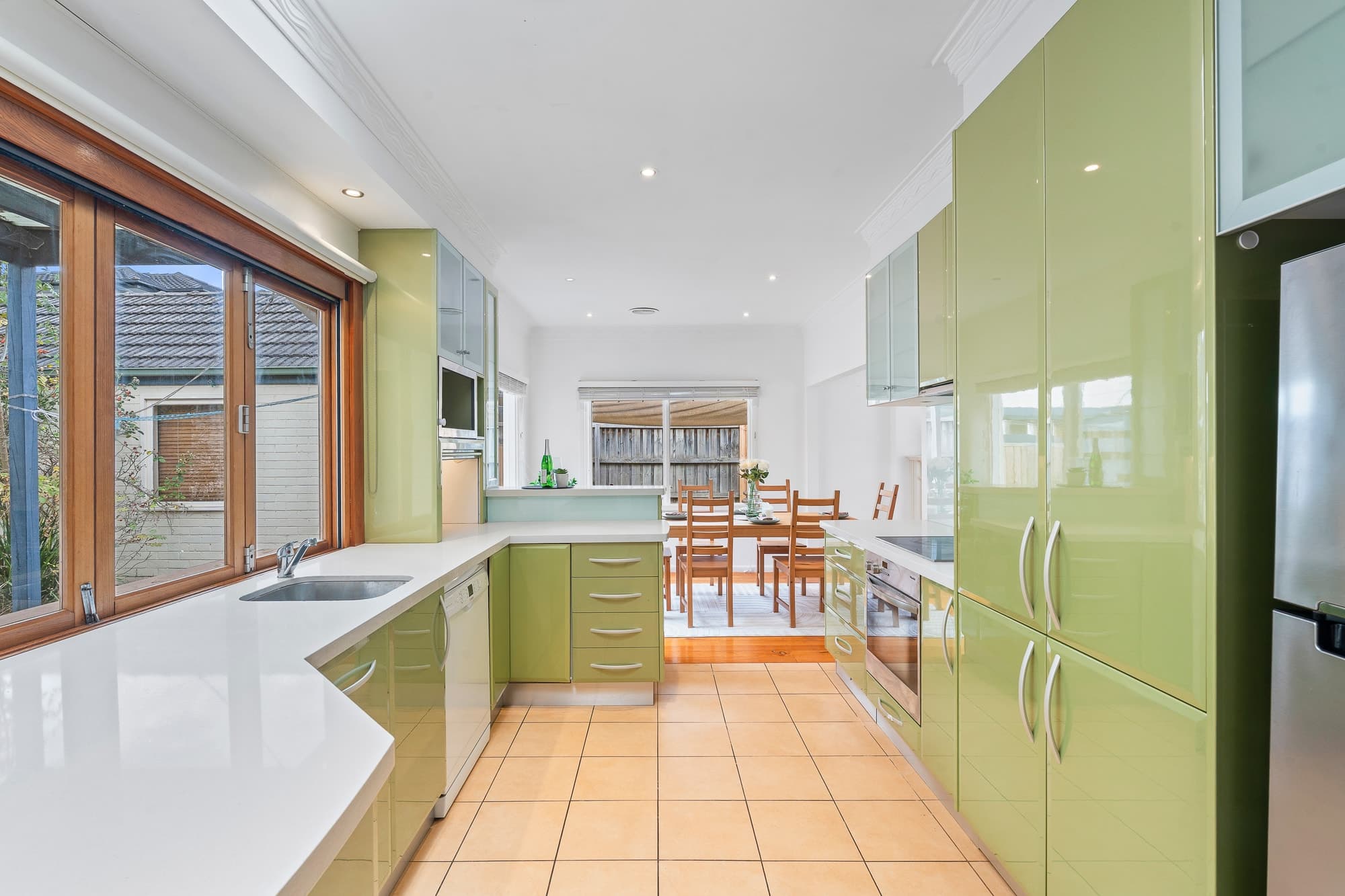 37 Irving Street, Mount Waverley - Thumbnail 5