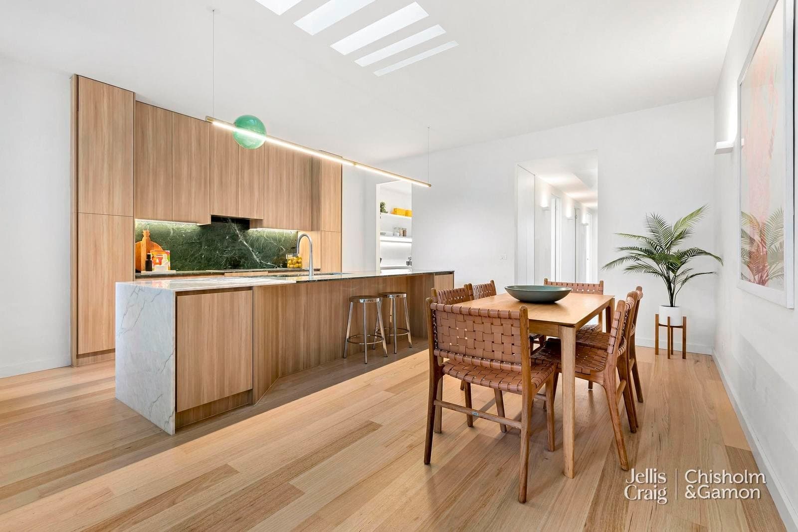 16 Moore Street, Elwood, Elwood - Thumbnail 3