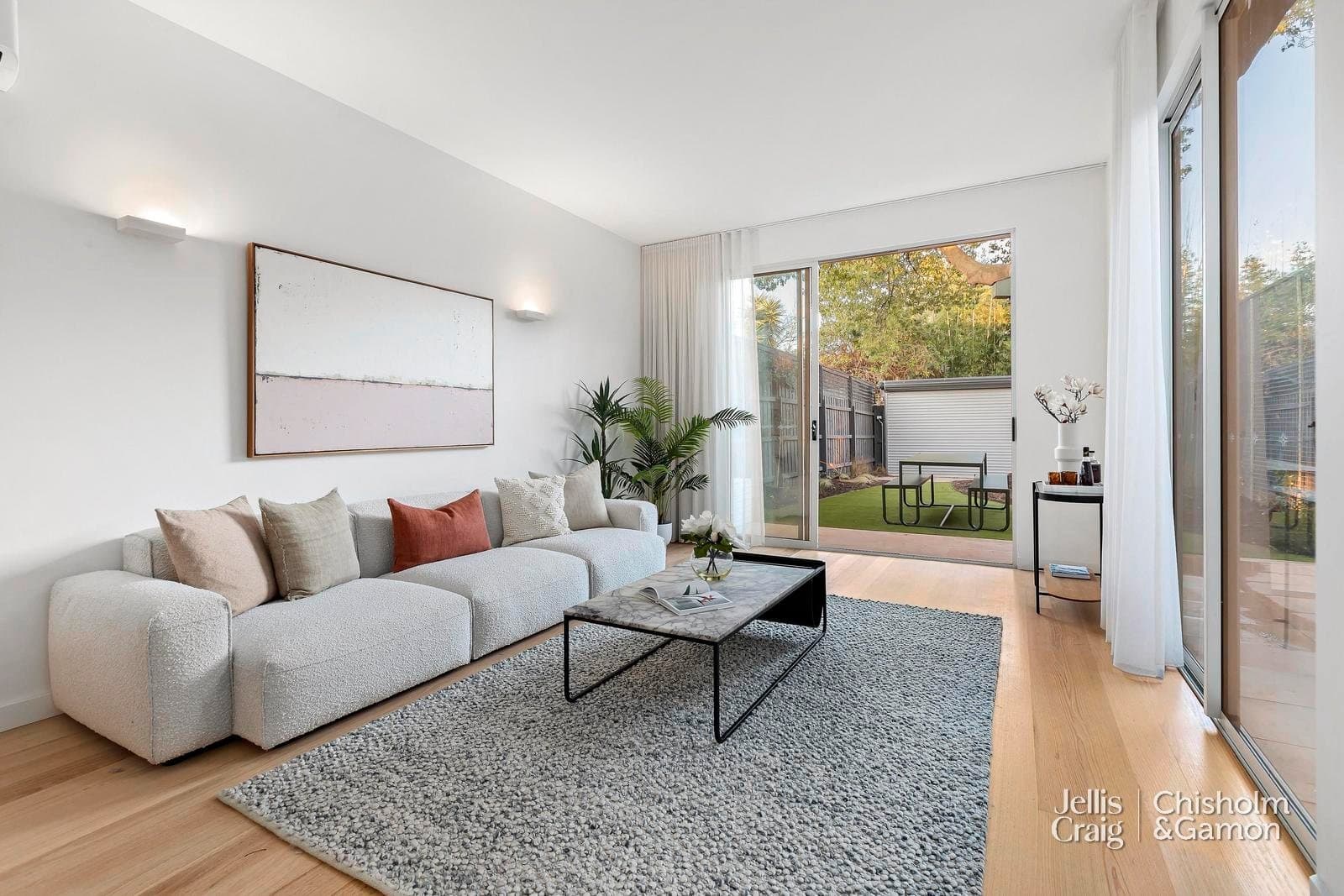 16 Moore Street, Elwood, Elwood - Thumbnail 4