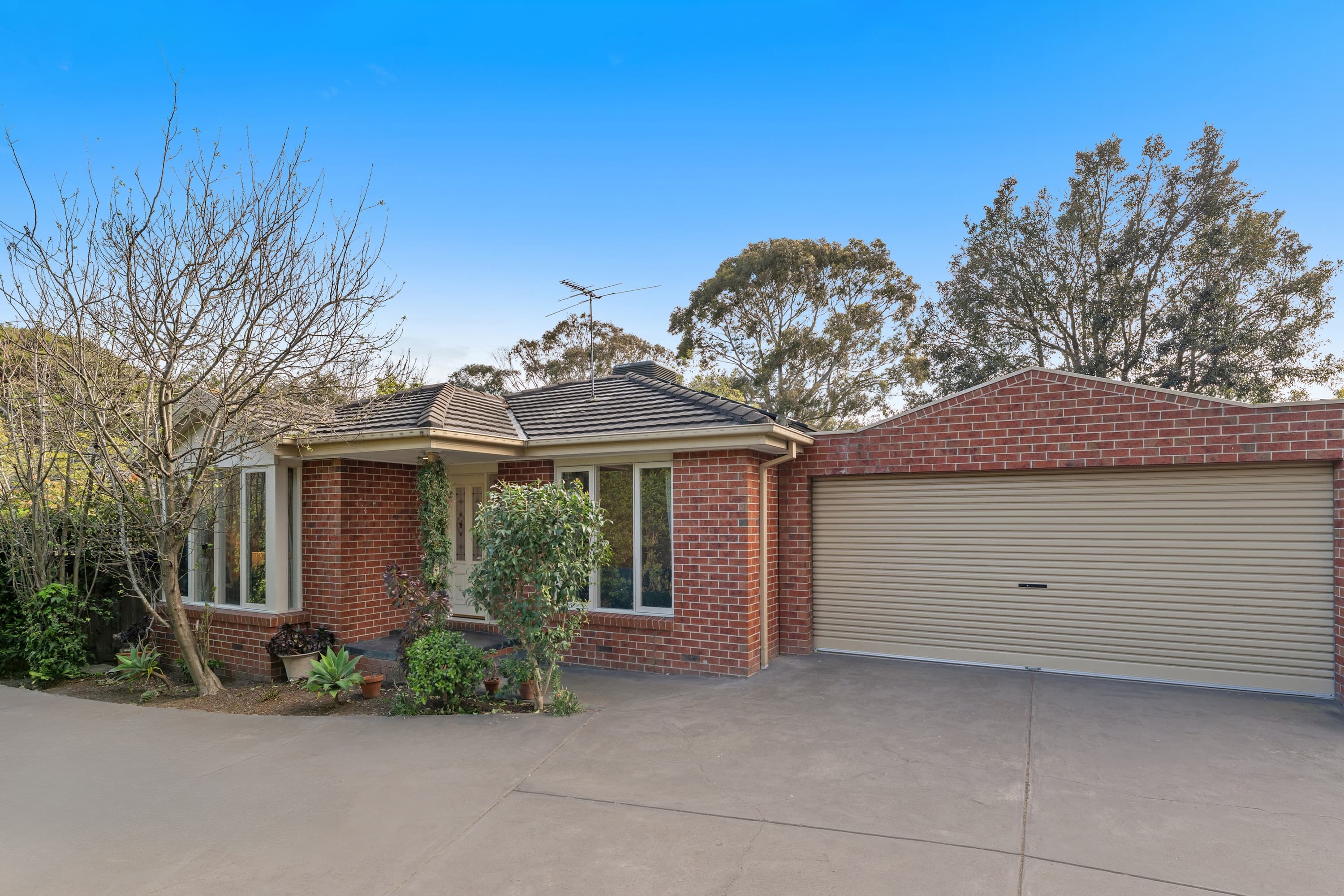 2/7 Owen Street, Mitcham - Image 1
