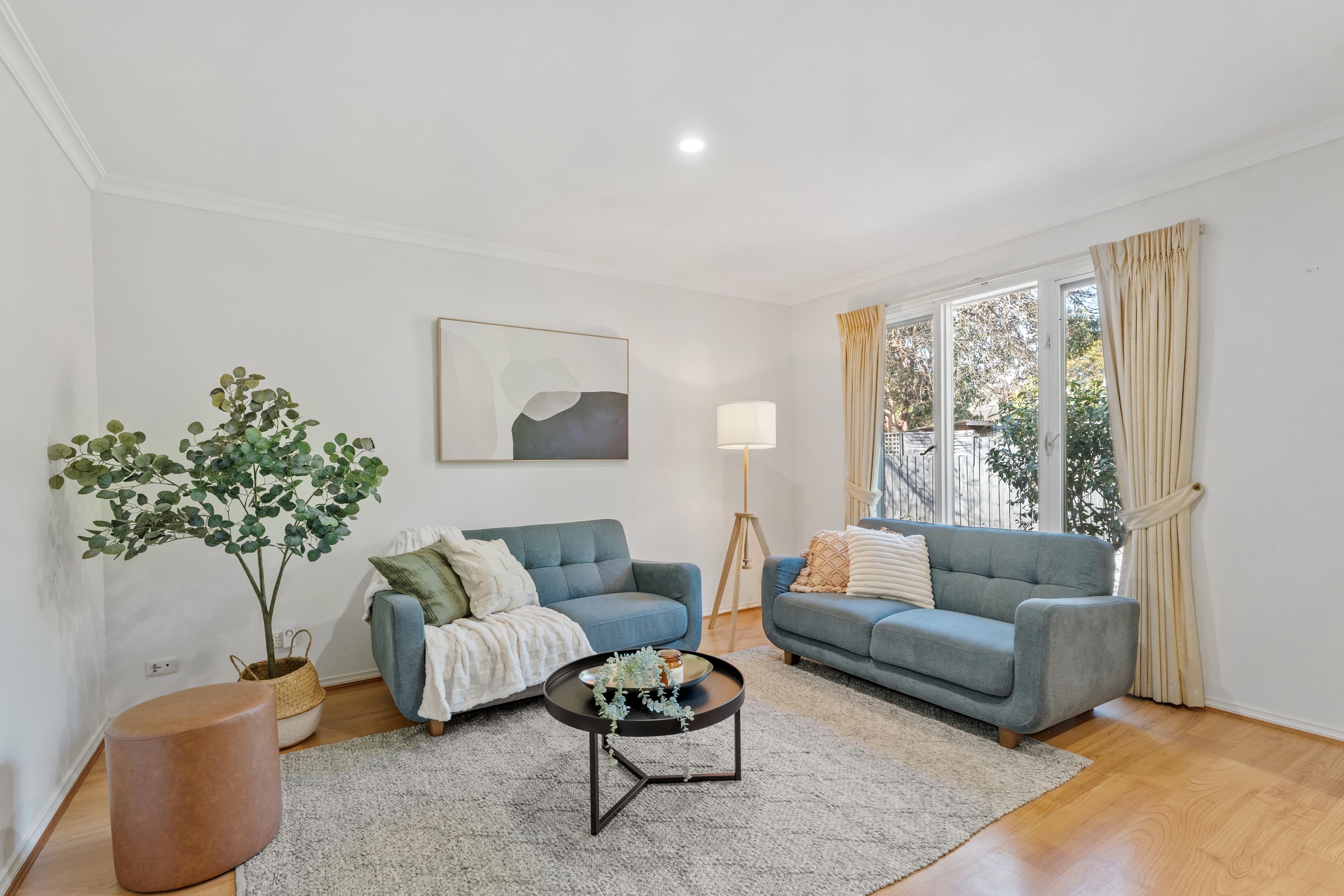 2/7 Owen Street, Mitcham - Thumbnail 2