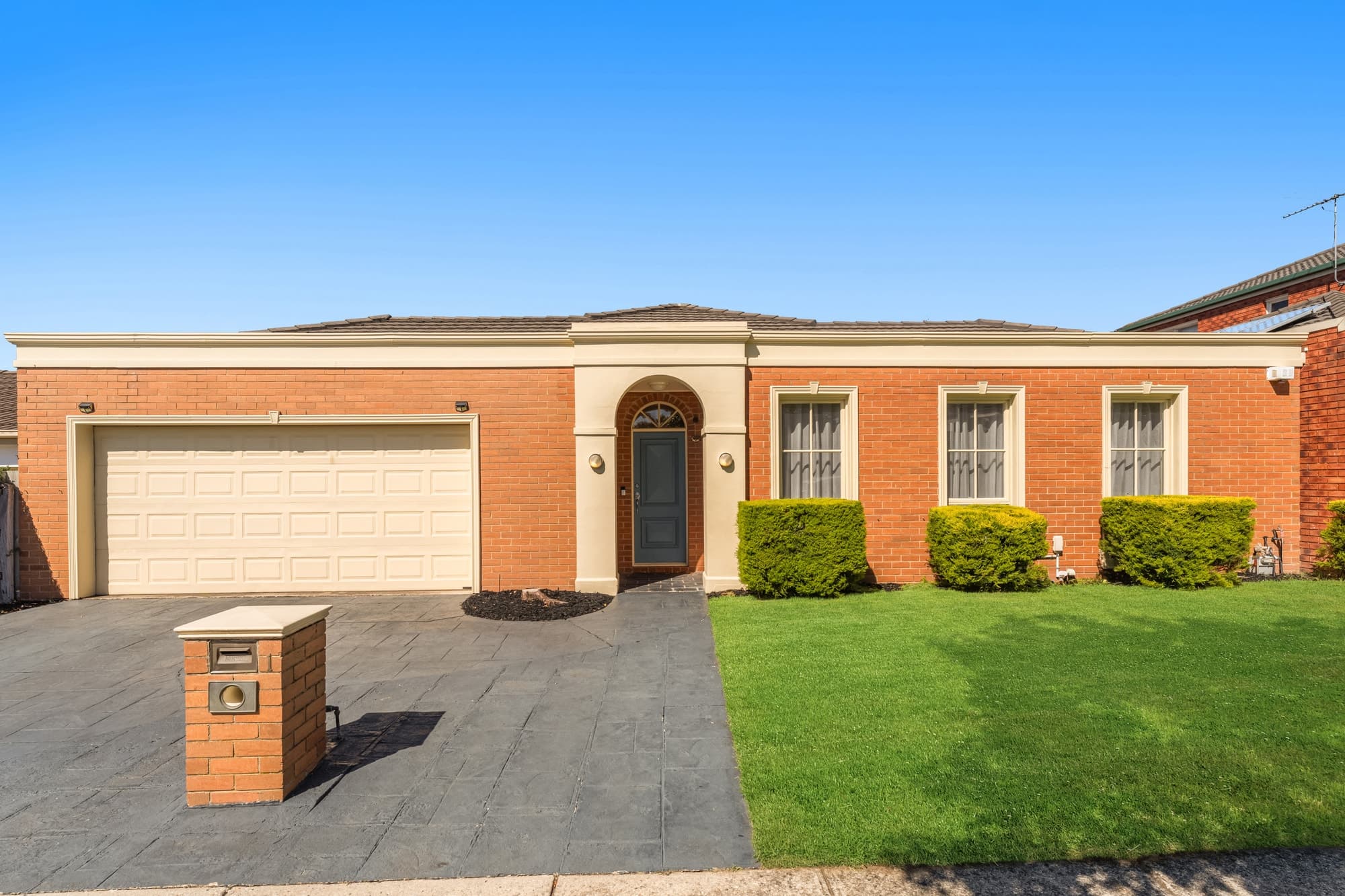 1 Pottery Drive, Blackburn North - Thumbnail 2
