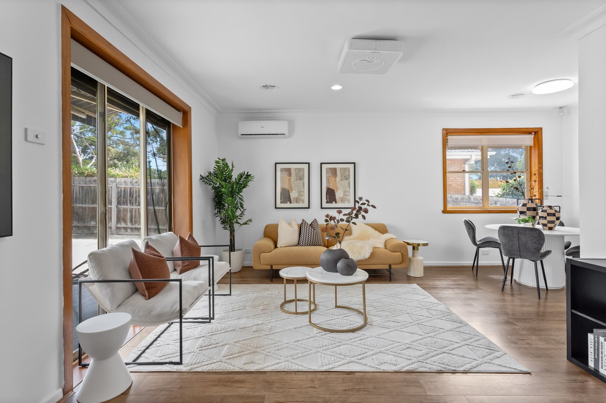 87 Canterbury Road, Blackburn - Thumbnail 2
