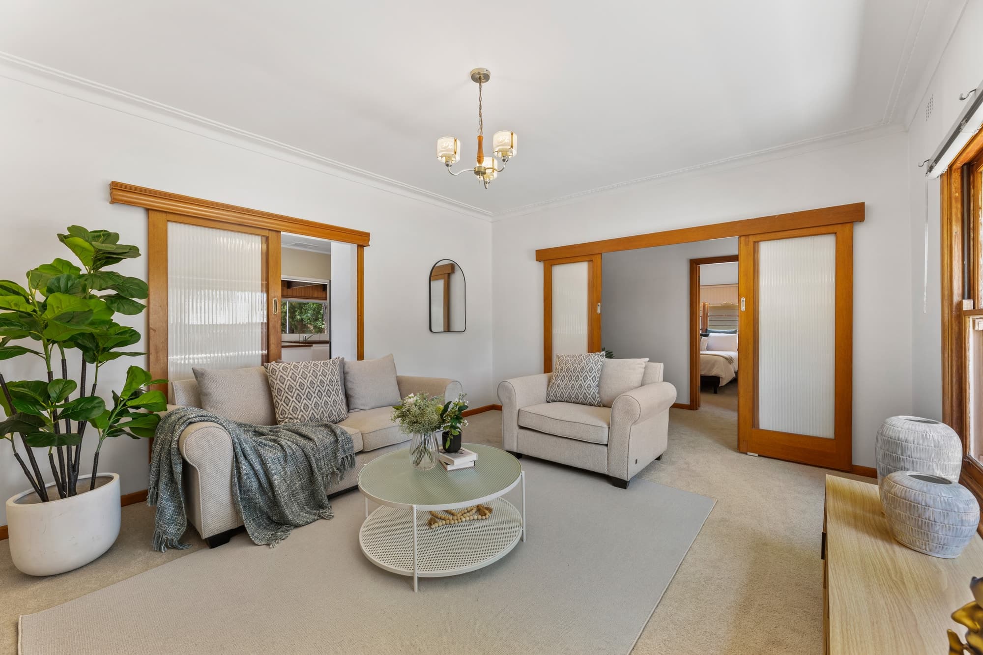 69 Shady Grove, Forest Hill - Thumbnail 2