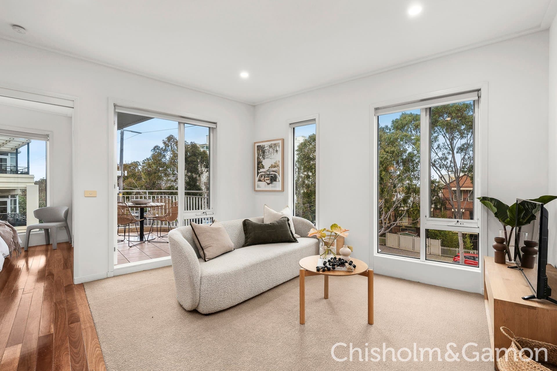 8/8 Graham Street, Port Melbourne, Port Melbourne - Thumbnail 2