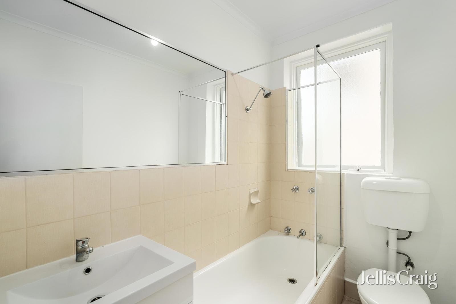 18/13 Crimea Street, St Kilda, St Kilda - Image 1
