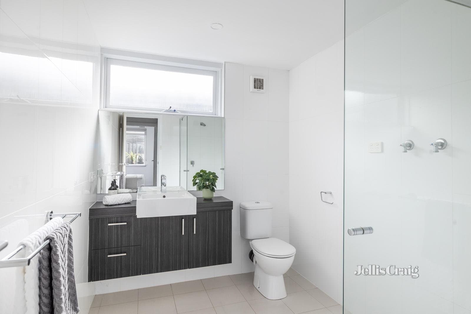 2/1 Rothesay Avenue, Elwood, Elwood - Thumbnail 7