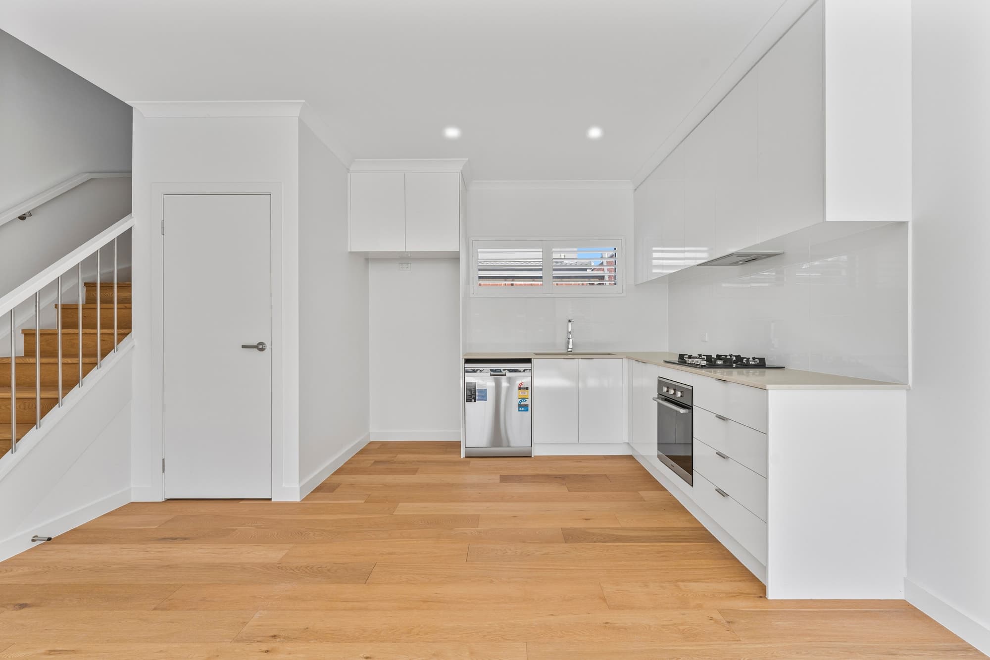 1/6 Lilac Court, Blackburn North - Thumbnail 3