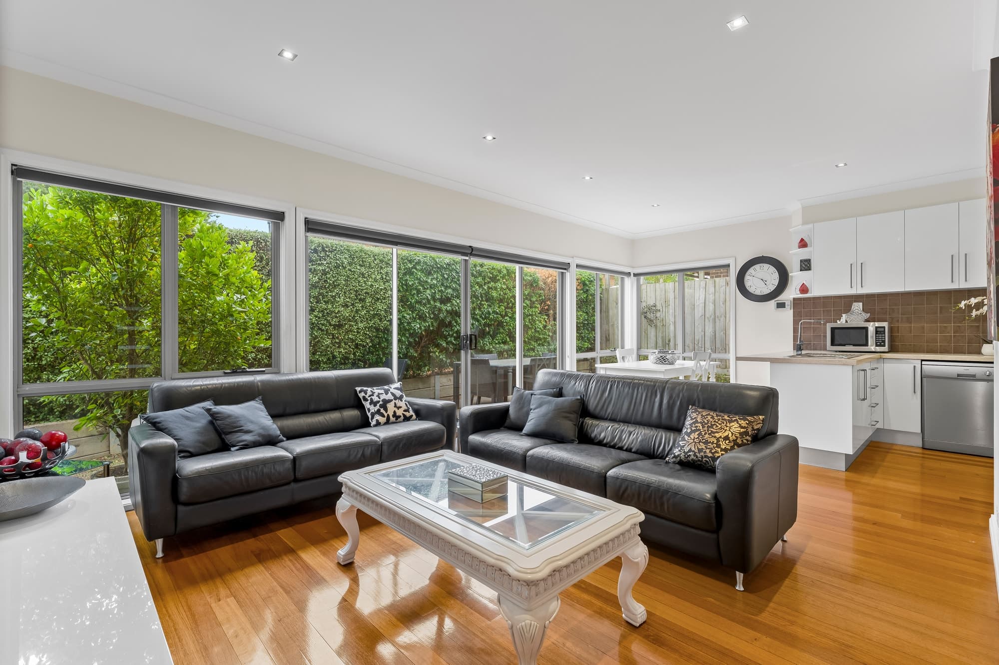 2/1056 Doncaster Road, Doncaster East - Thumbnail 3