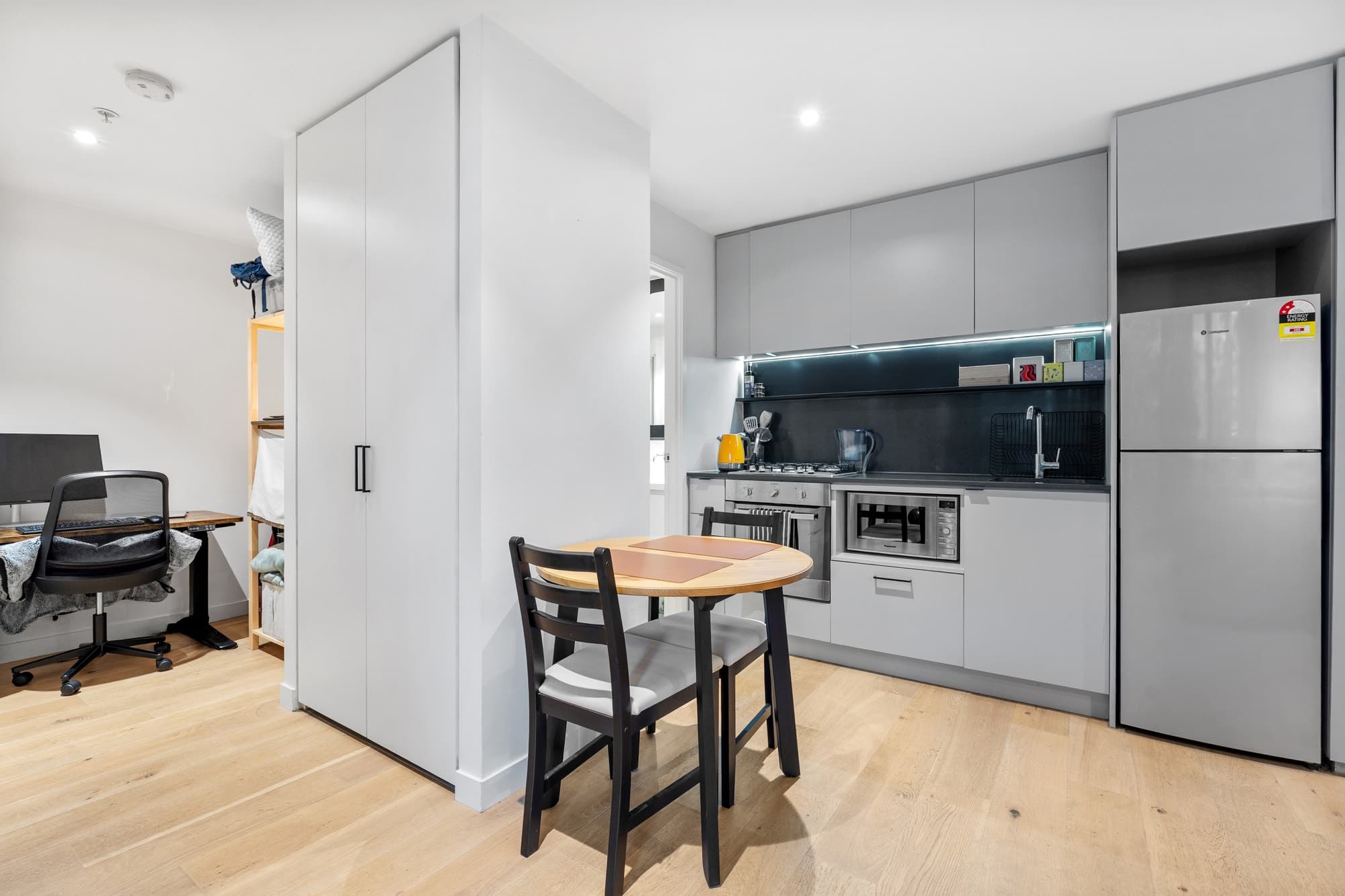 204E/9 Robert Street, Collingwood - Thumbnail 4