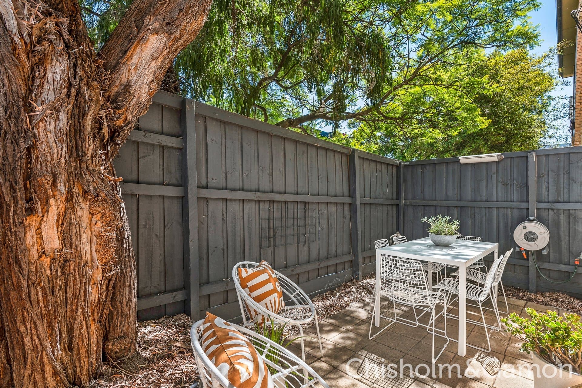 1/93 Ormond Road, Elwood, Elwood - Thumbnail 2