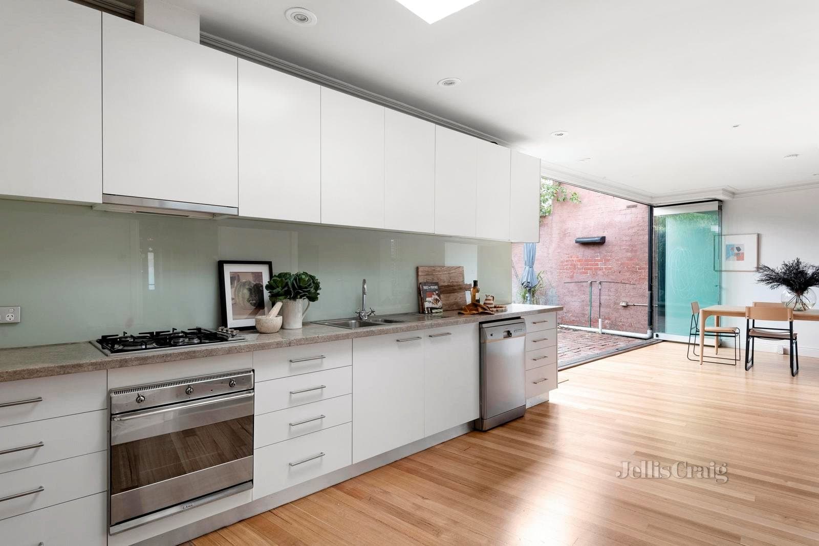 135 Spring Street West, Port Melbourne, Port Melbourne - Thumbnail 6