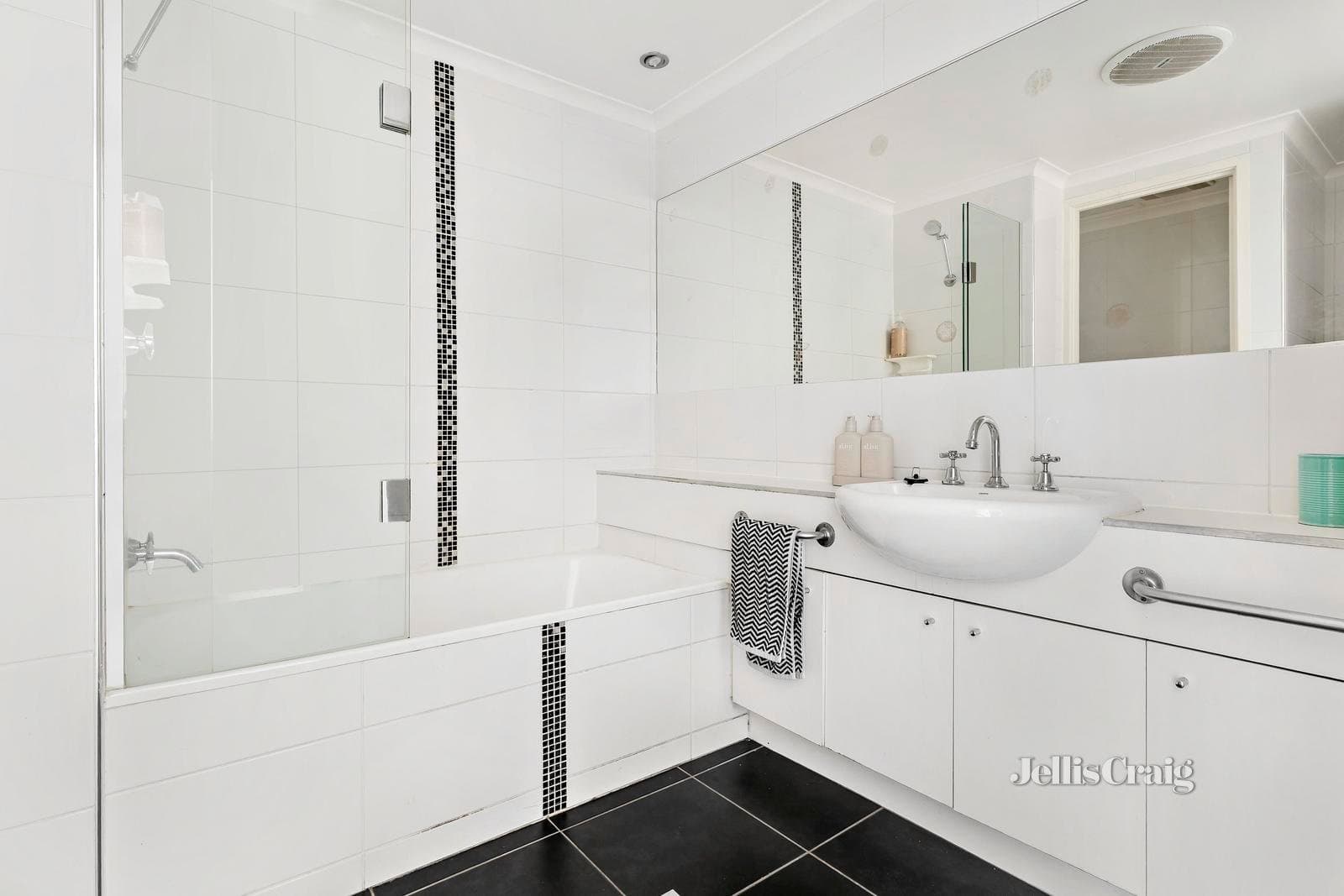 30/106 Southbank Boulevard, Southbank, Southbank - Thumbnail 8