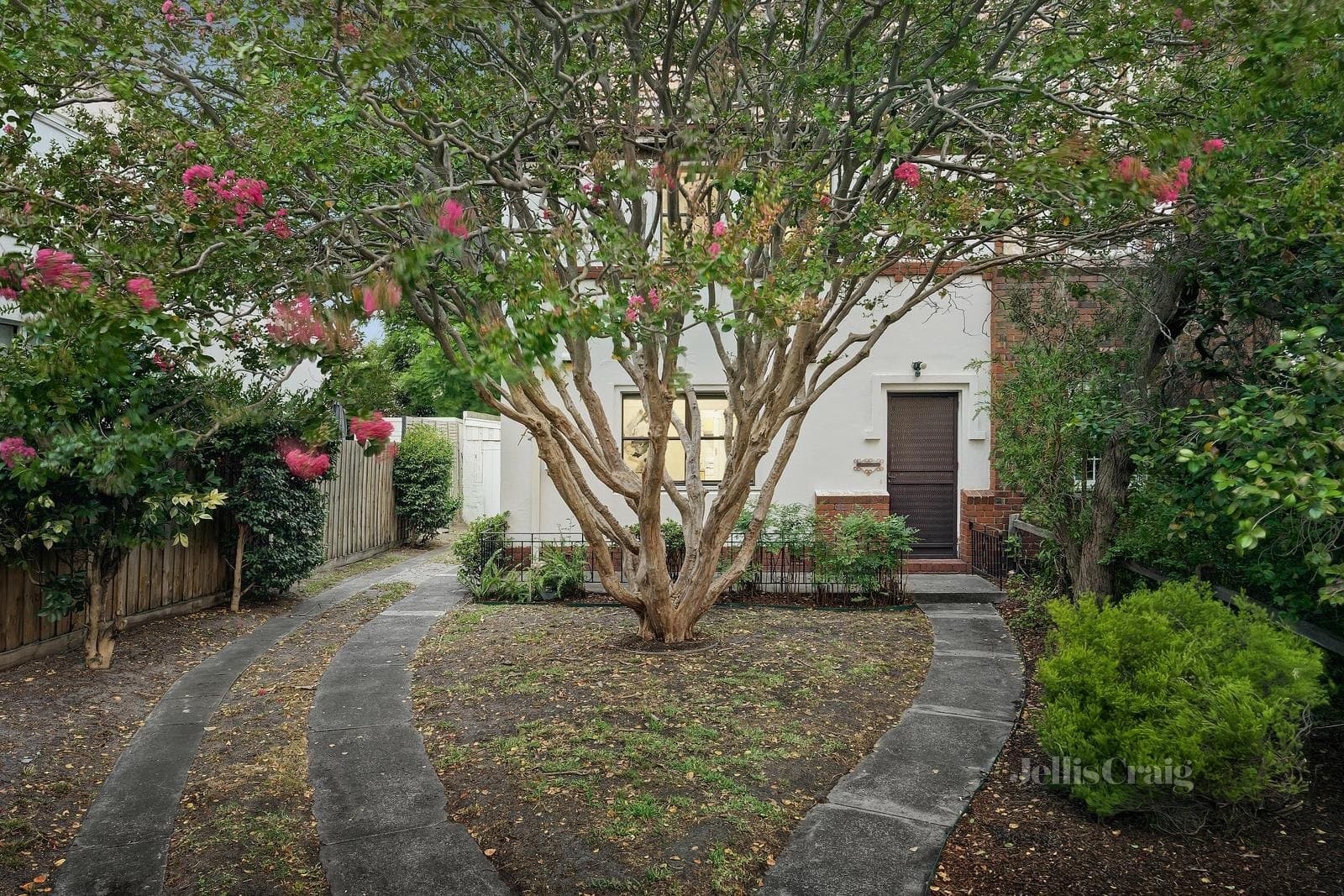 6 Southward Avenue, Port Melbourne, Port Melbourne - Thumbnail 2