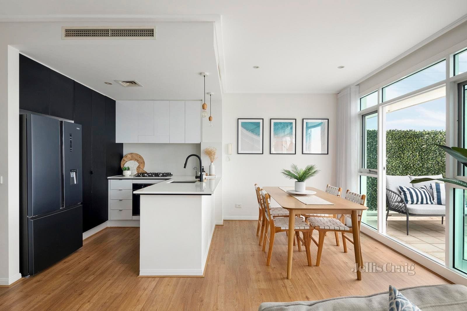 53/1 Graham Street, Port Melbourne, Port Melbourne - Thumbnail 3