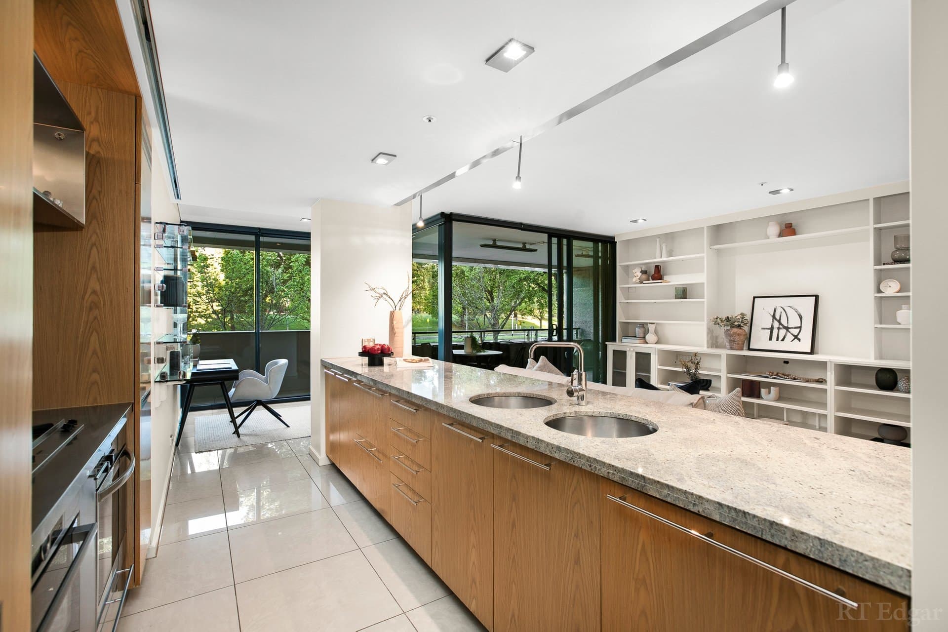 216/250 St Kilda Road, Southbank, Southbank - Thumbnail 4