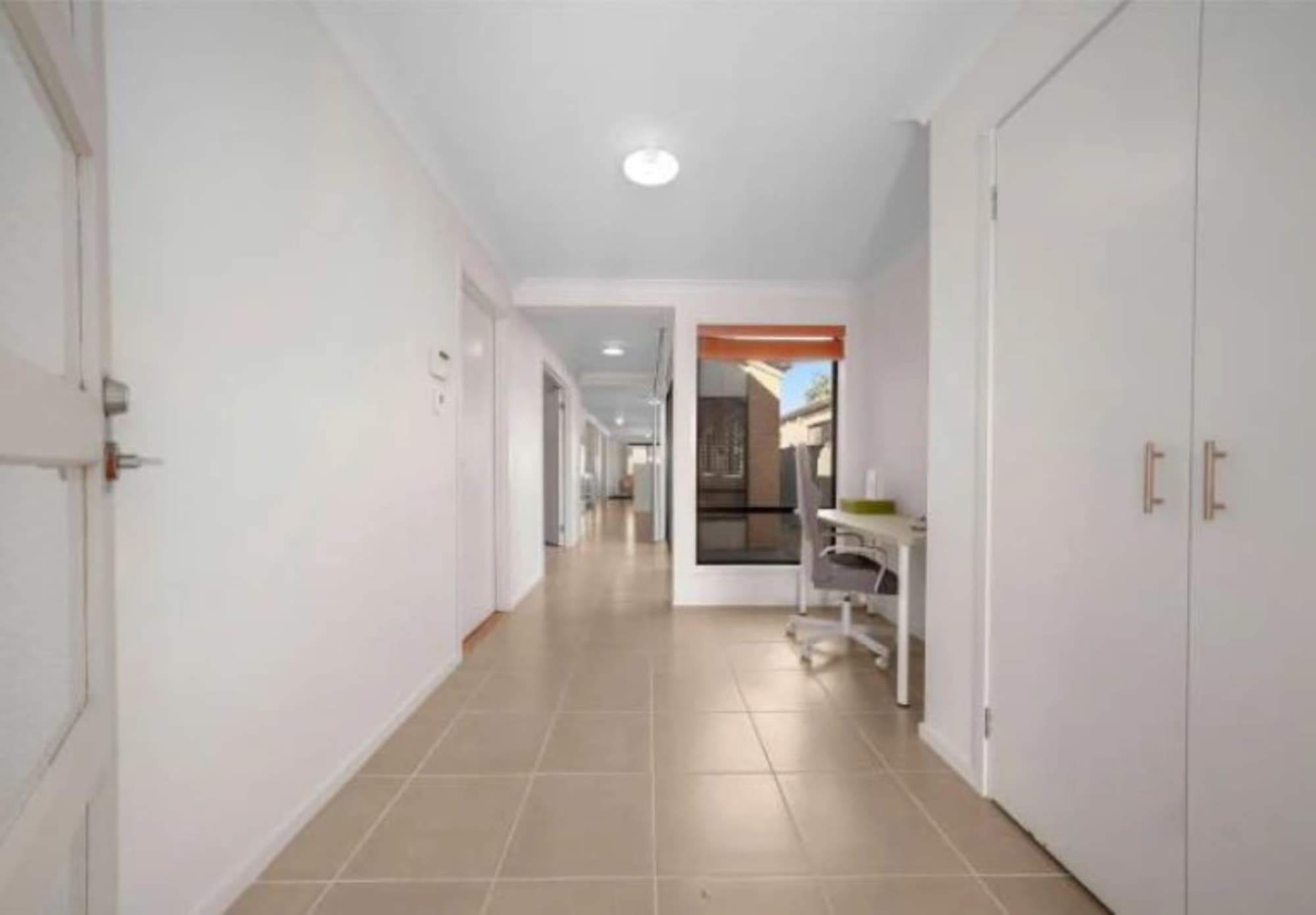 69 Sanctuary Lakes East Boulevard, Point Cook - Thumbnail 2